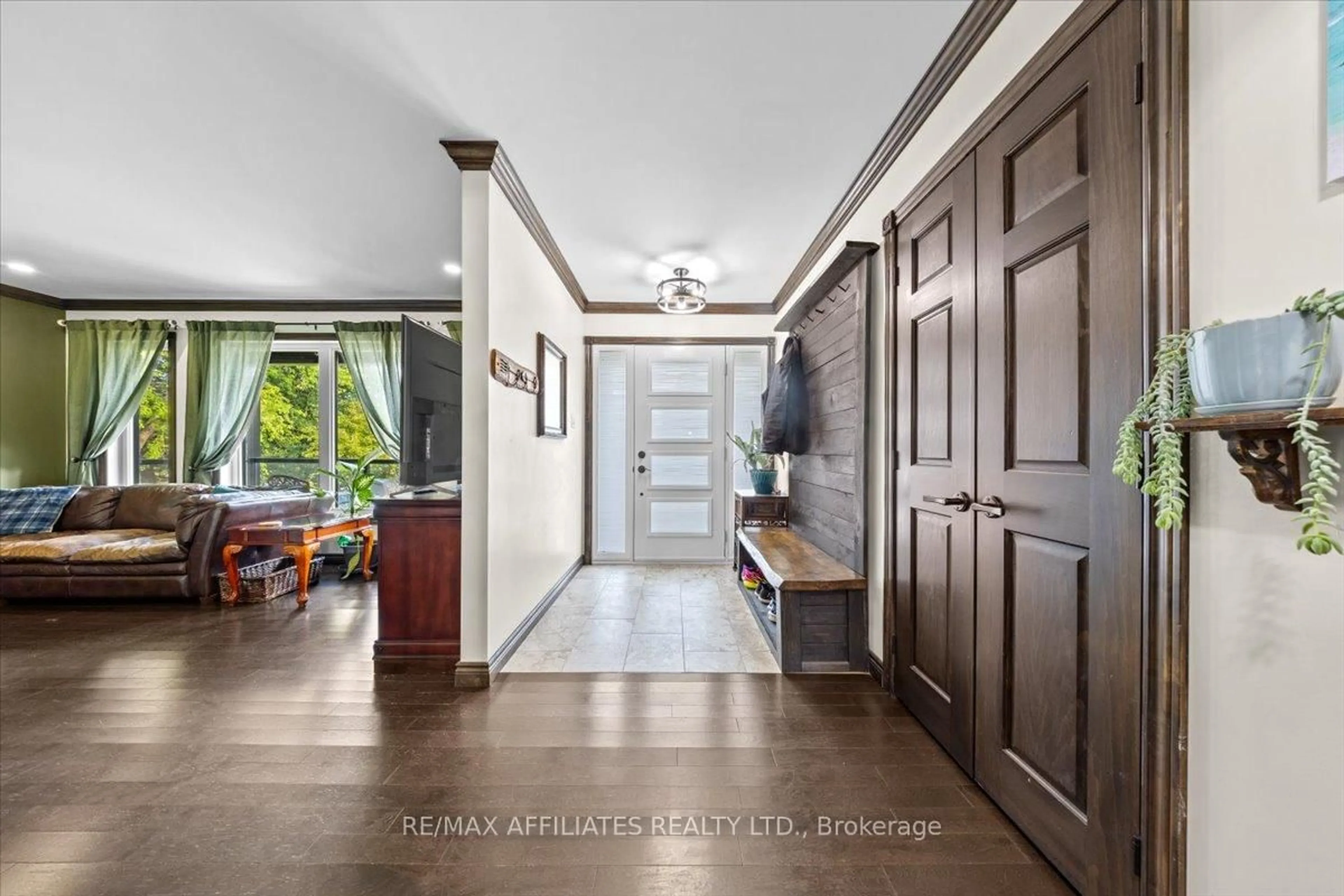 Indoor entryway for 3 Longtin St, Clarence-Rockland Ontario K0A 1E0