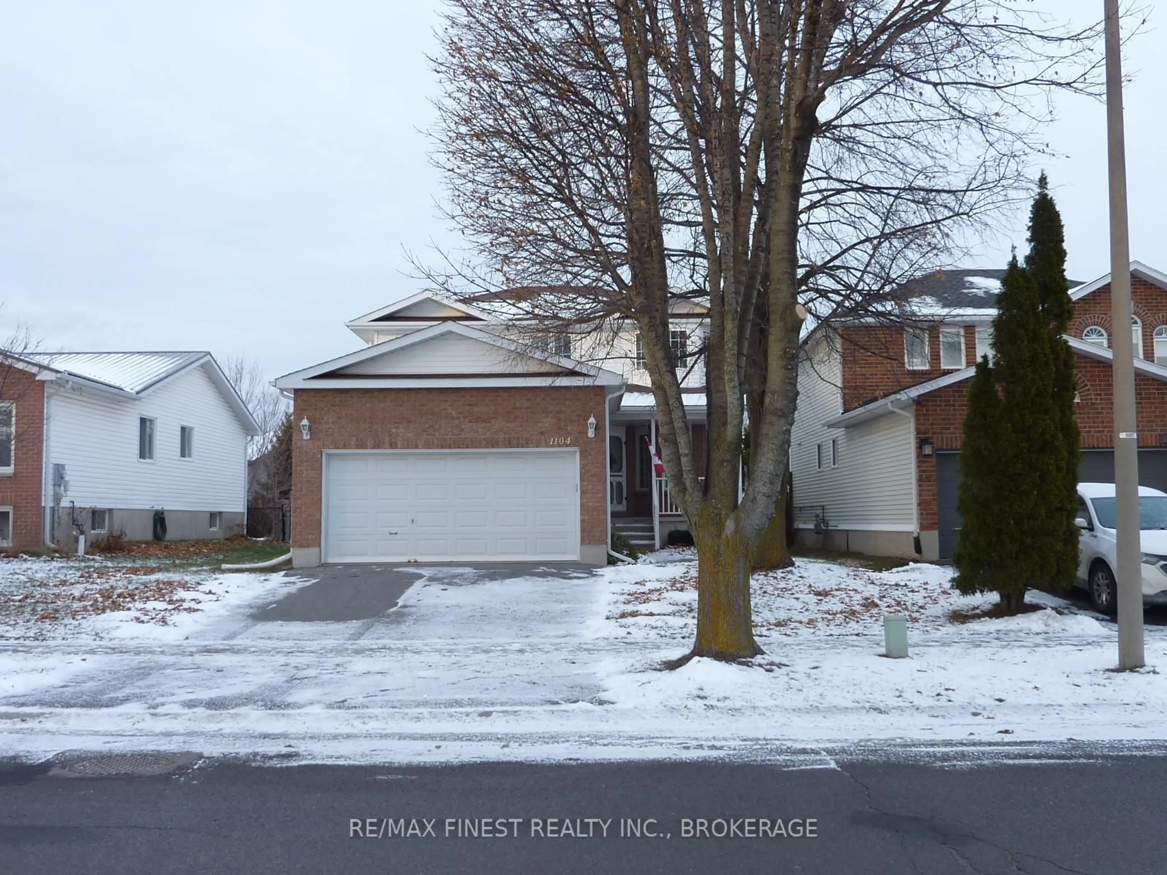 Blurry image for 1104 Acadia Dr, Kingston Ontario K7M 8V7