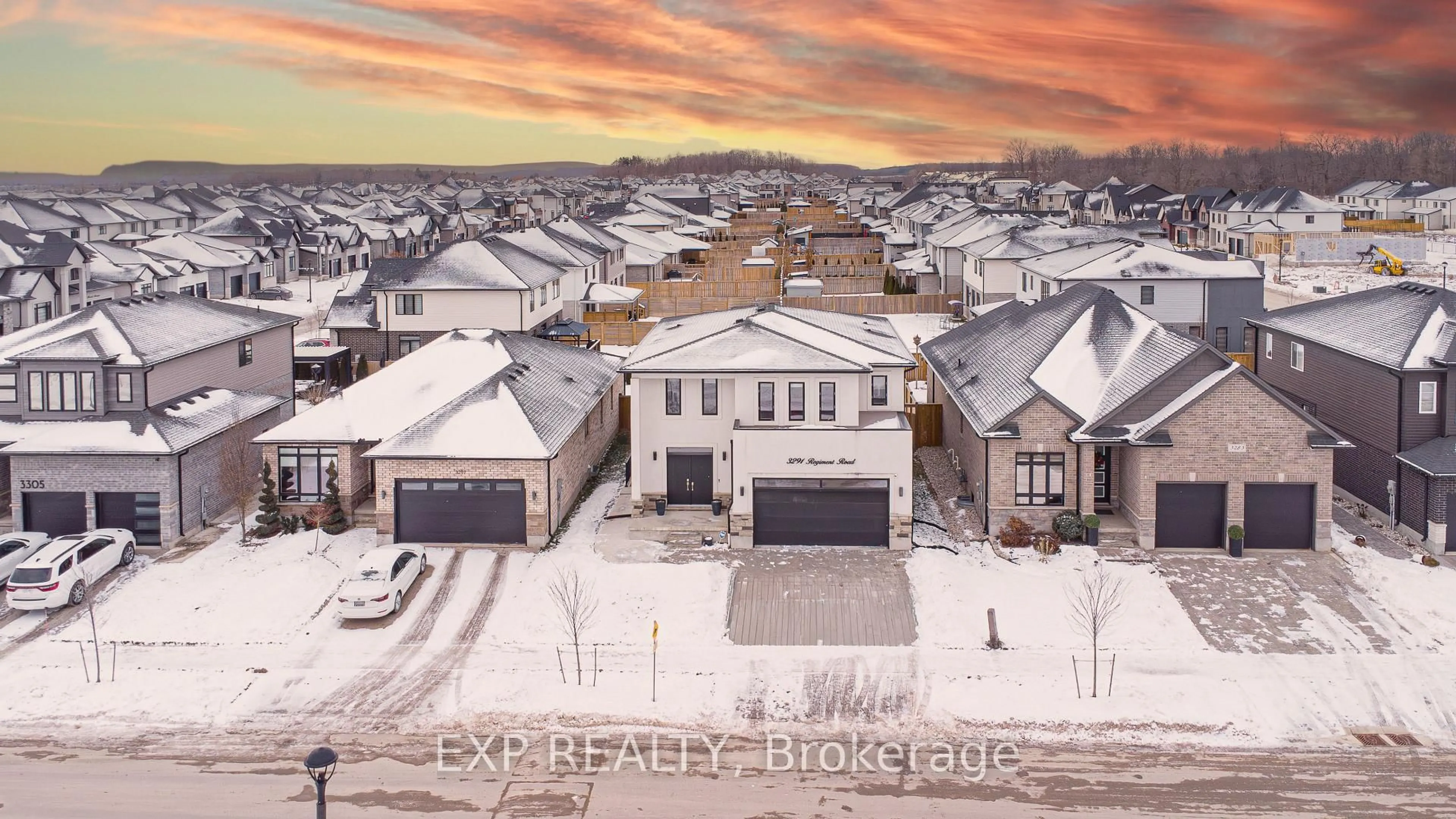 A pic from outside/outdoor area/front of a property/back of a property/a pic from drone, street for 3291 REGIMENT Rd, London South Ontario N6P 0G5