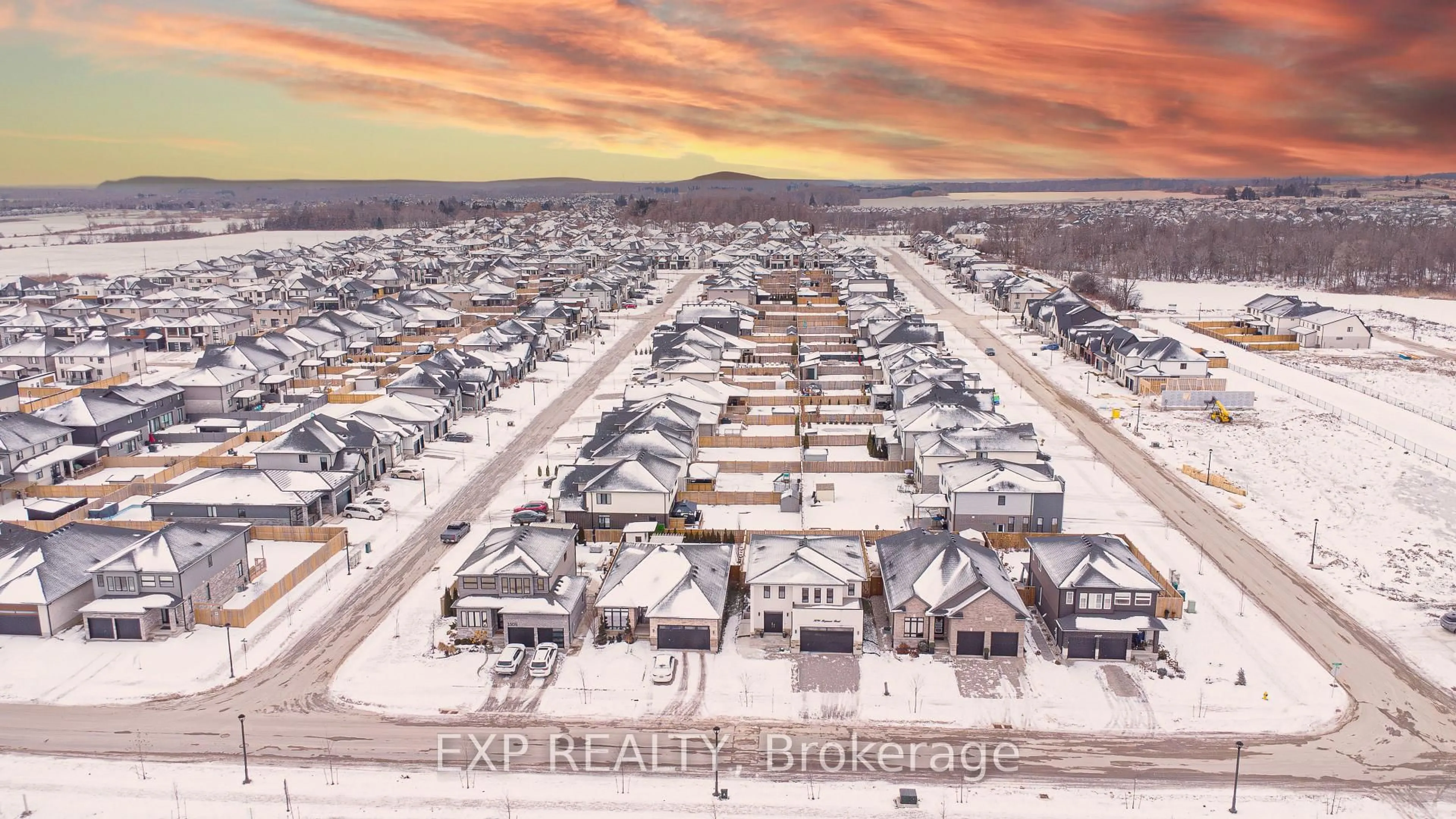 A pic from outside/outdoor area/front of a property/back of a property/a pic from drone, street for 3291 REGIMENT Rd, London South Ontario N6P 0G5