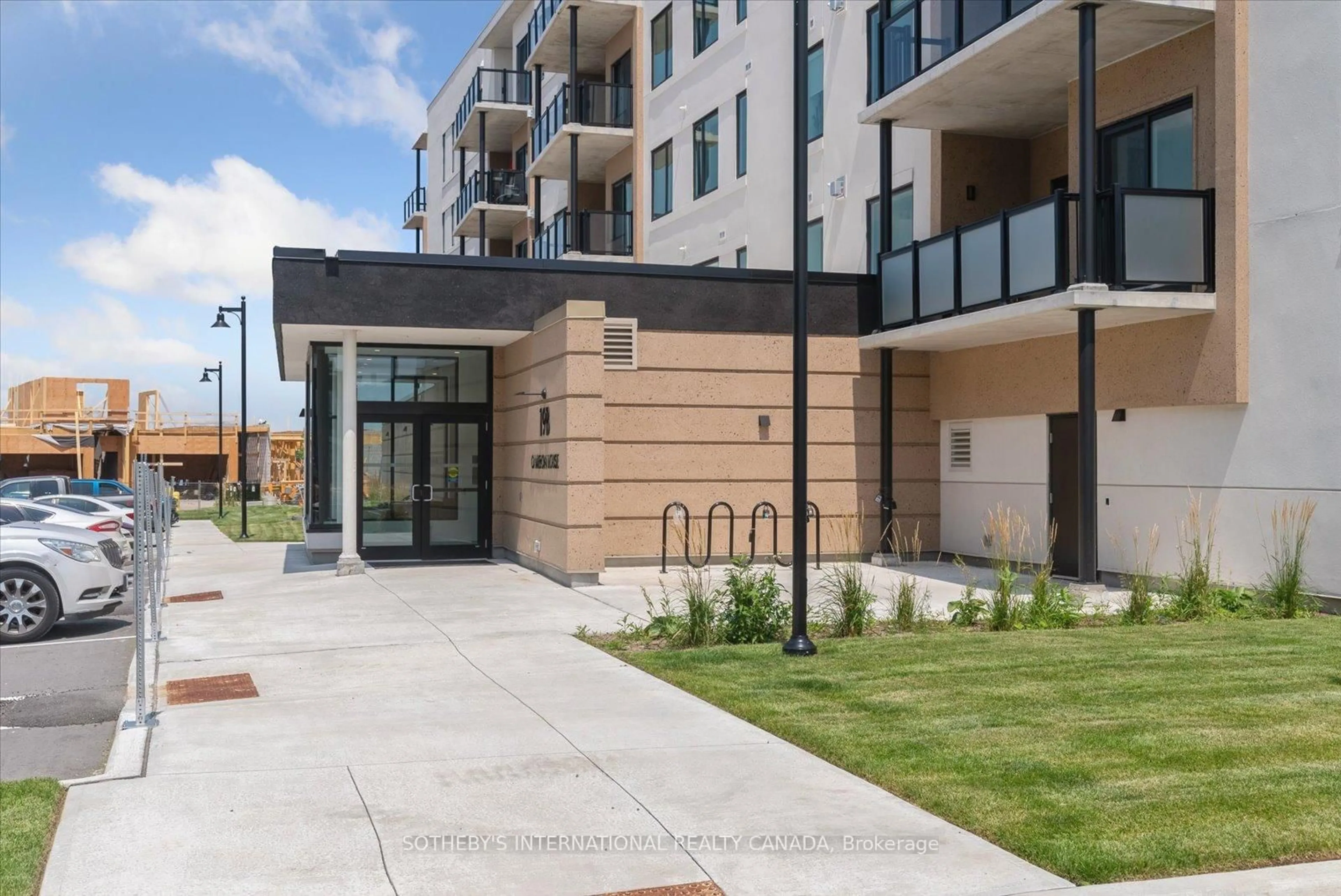 Patio, street for 19B West St #201, Kawartha Lakes Ontario K0M 1N0