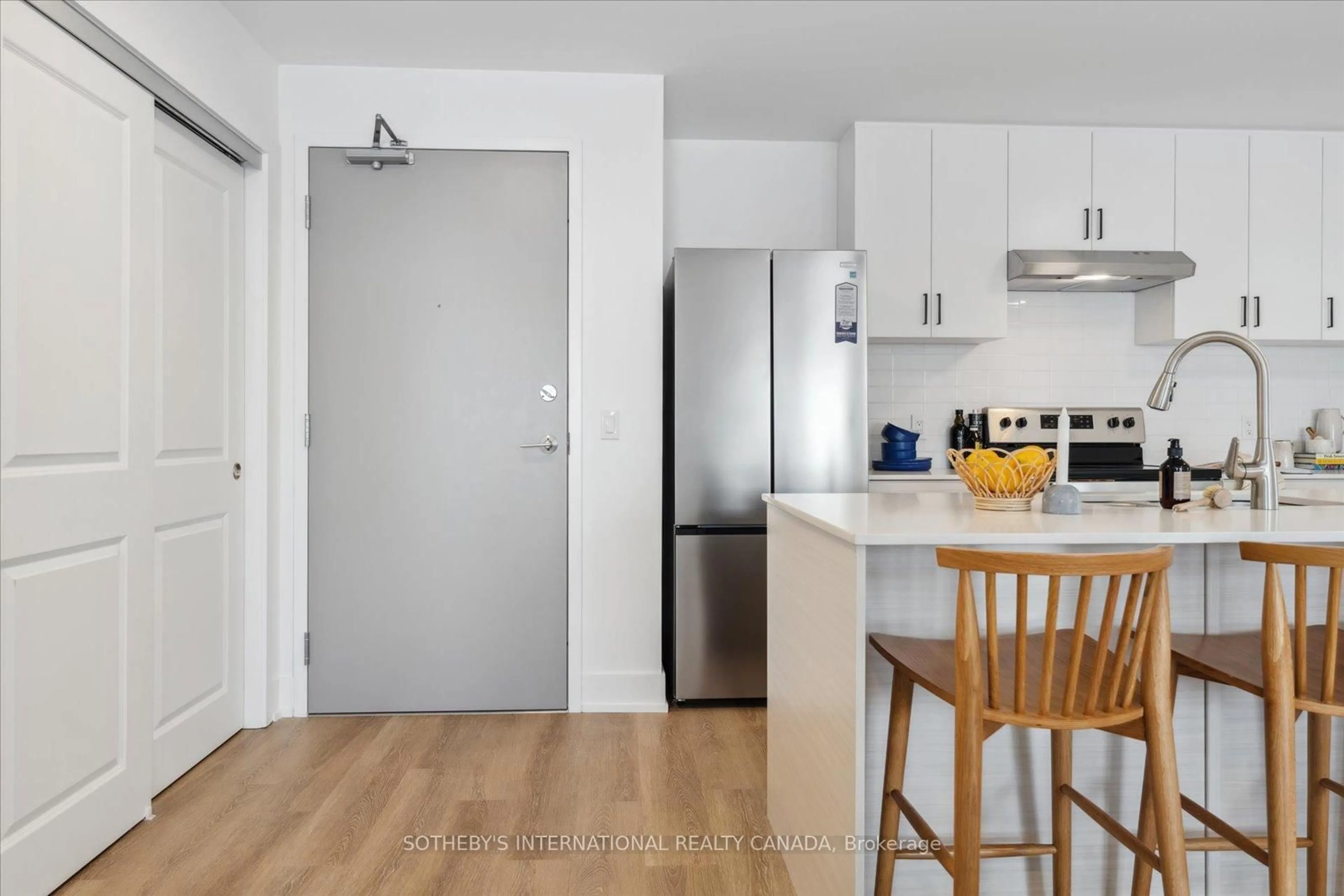 Standard kitchen, wood/laminate floor for 19B West St #201, Kawartha Lakes Ontario K0M 1N0