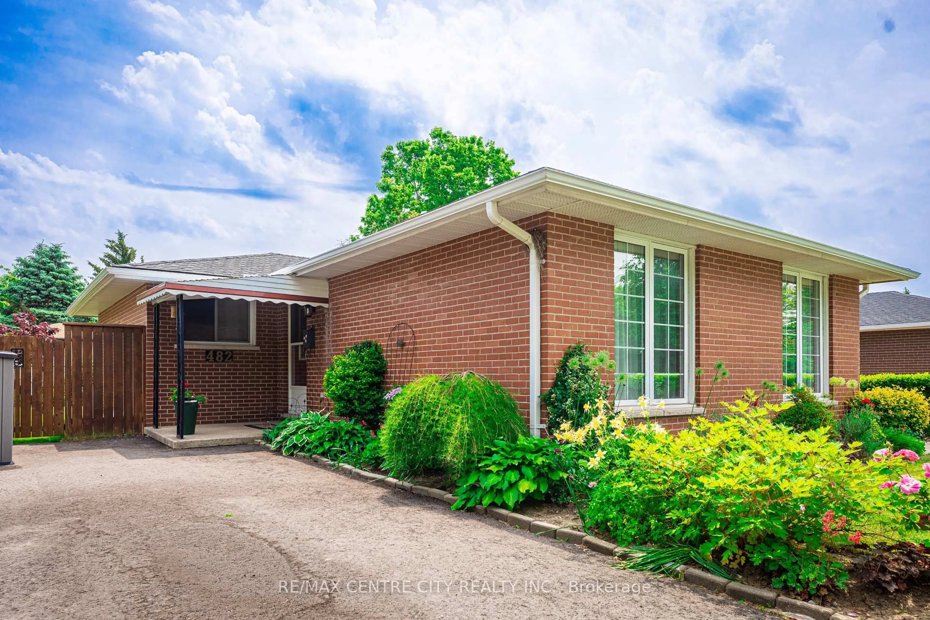 Home with brick exterior material, street for 482 Castlegrove Blvd, London North Ontario N6G 1K8