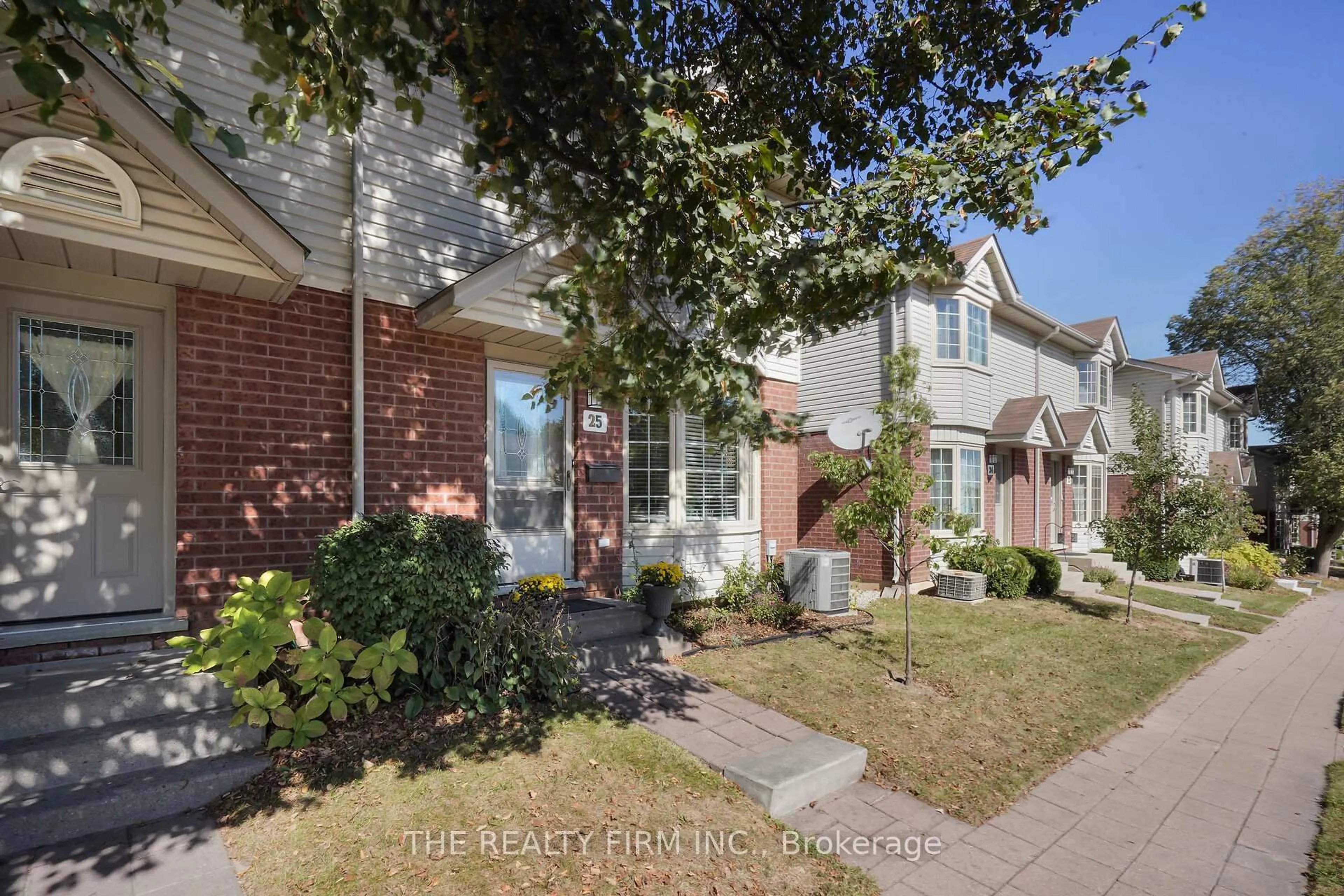 Home with brick exterior material, street for 70 Chapman Crt #25, London North Ontario N6G 4Z4