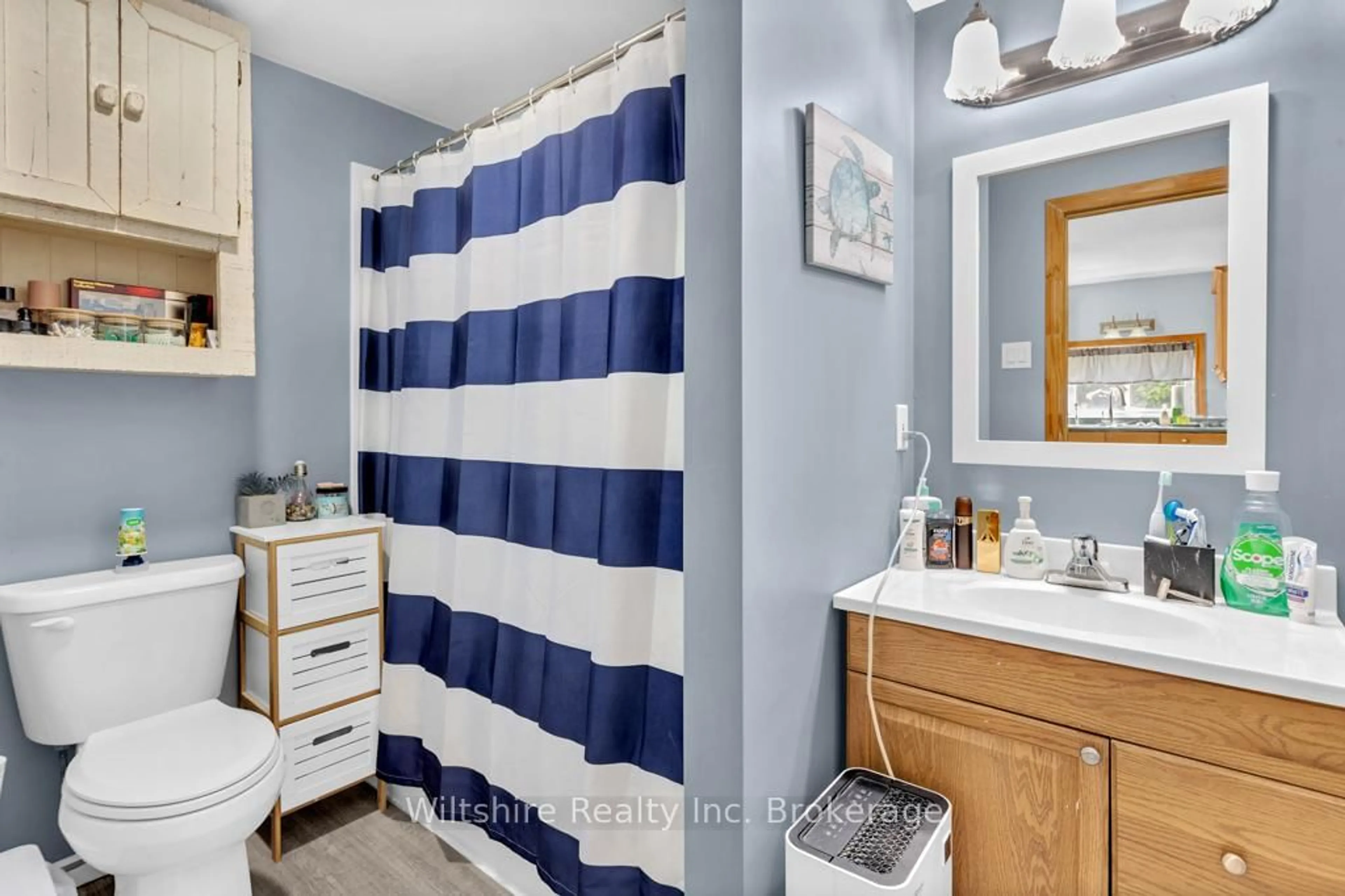 Standard bathroom, ceramic/tile floor for 53608 Best Line, Bayham Ontario N5H 2R3