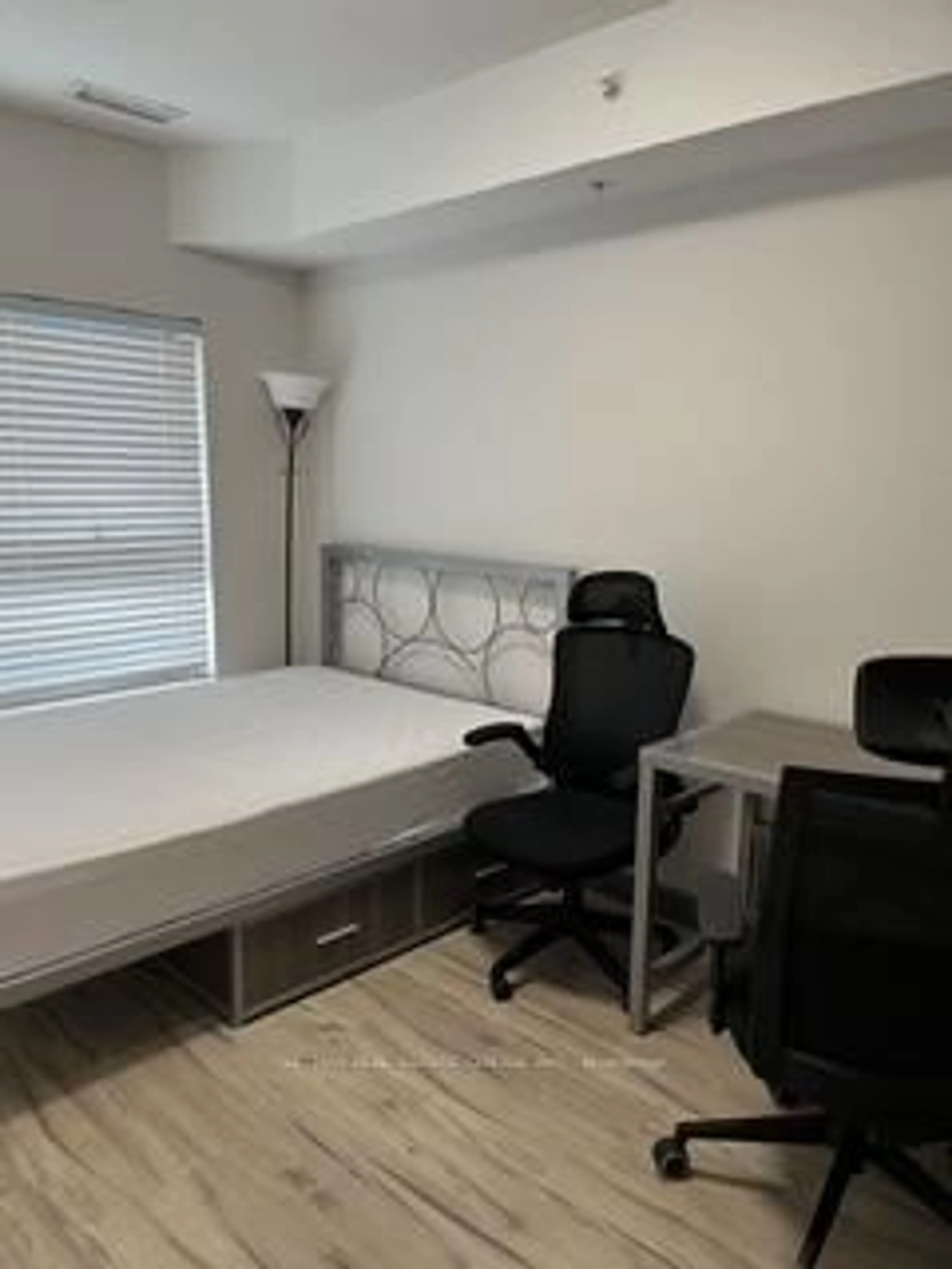 A pic of a room for 258B Sunview St #279, Waterloo Ontario N2L 3V9