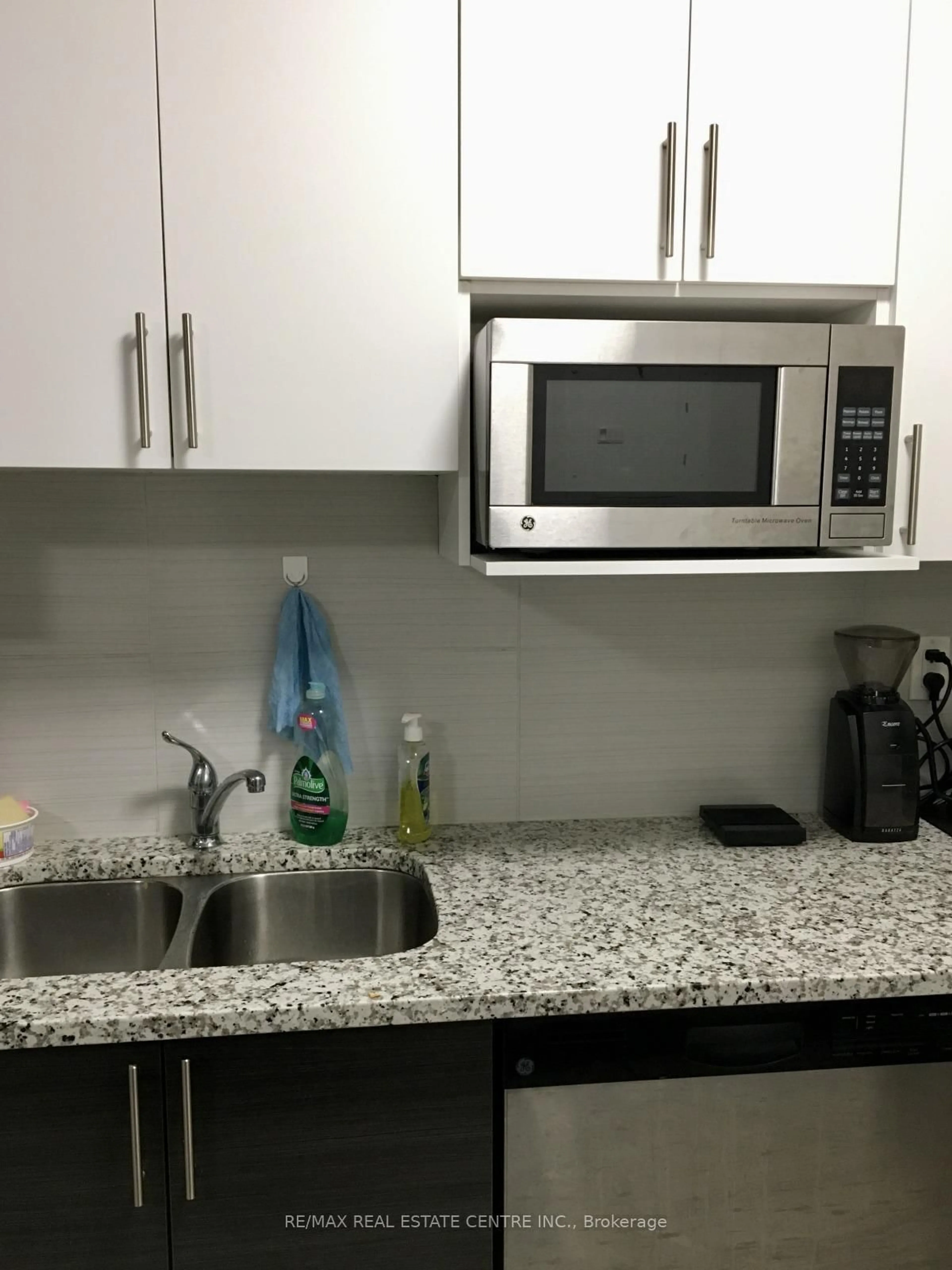 Standard kitchen, unknown for 258B Sunview St #279, Waterloo Ontario N2L 3V9