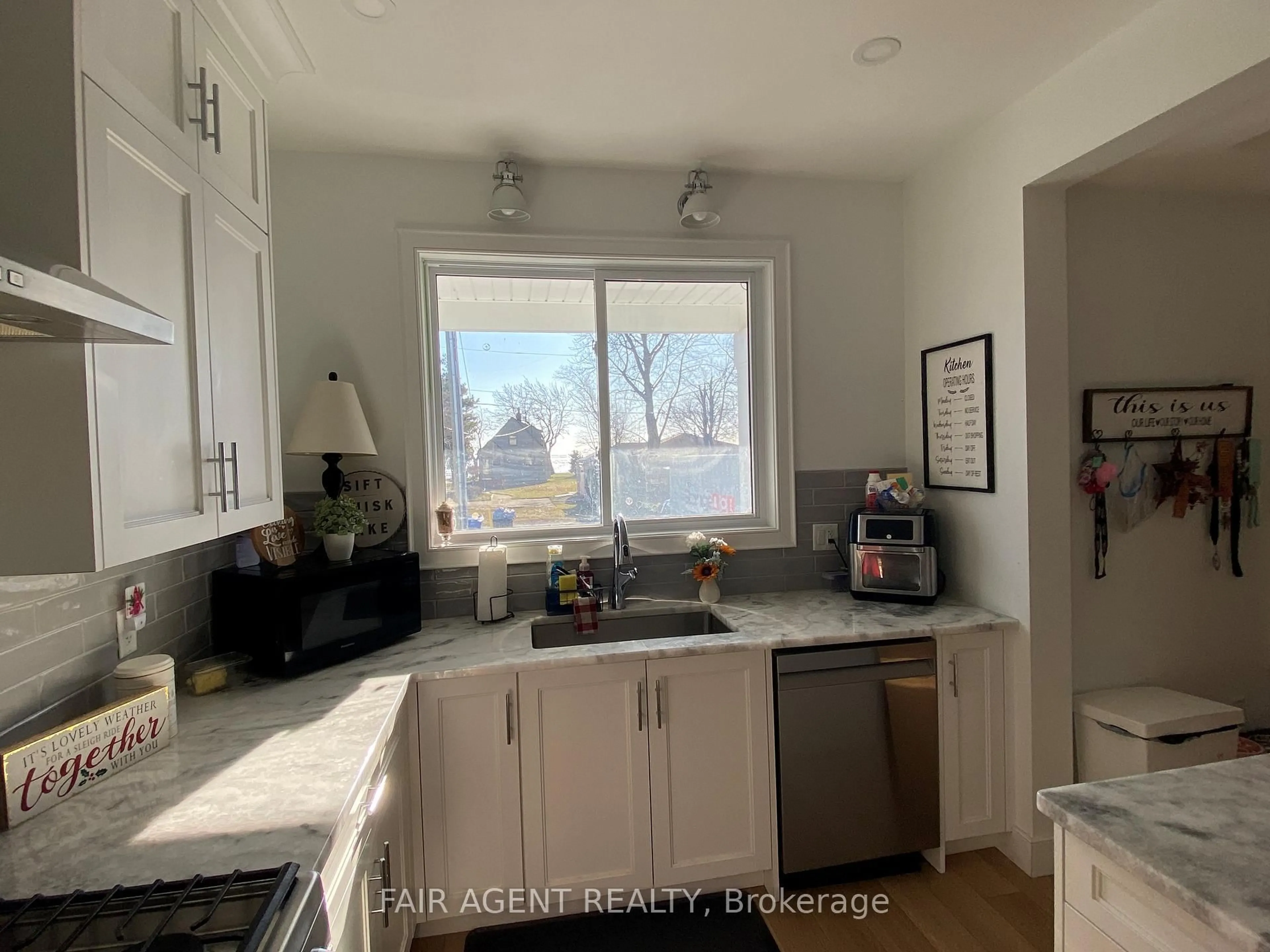 Open concept kitchen, unknown for 974 Waters Beach Dr, Essex Ontario N0R 1G0