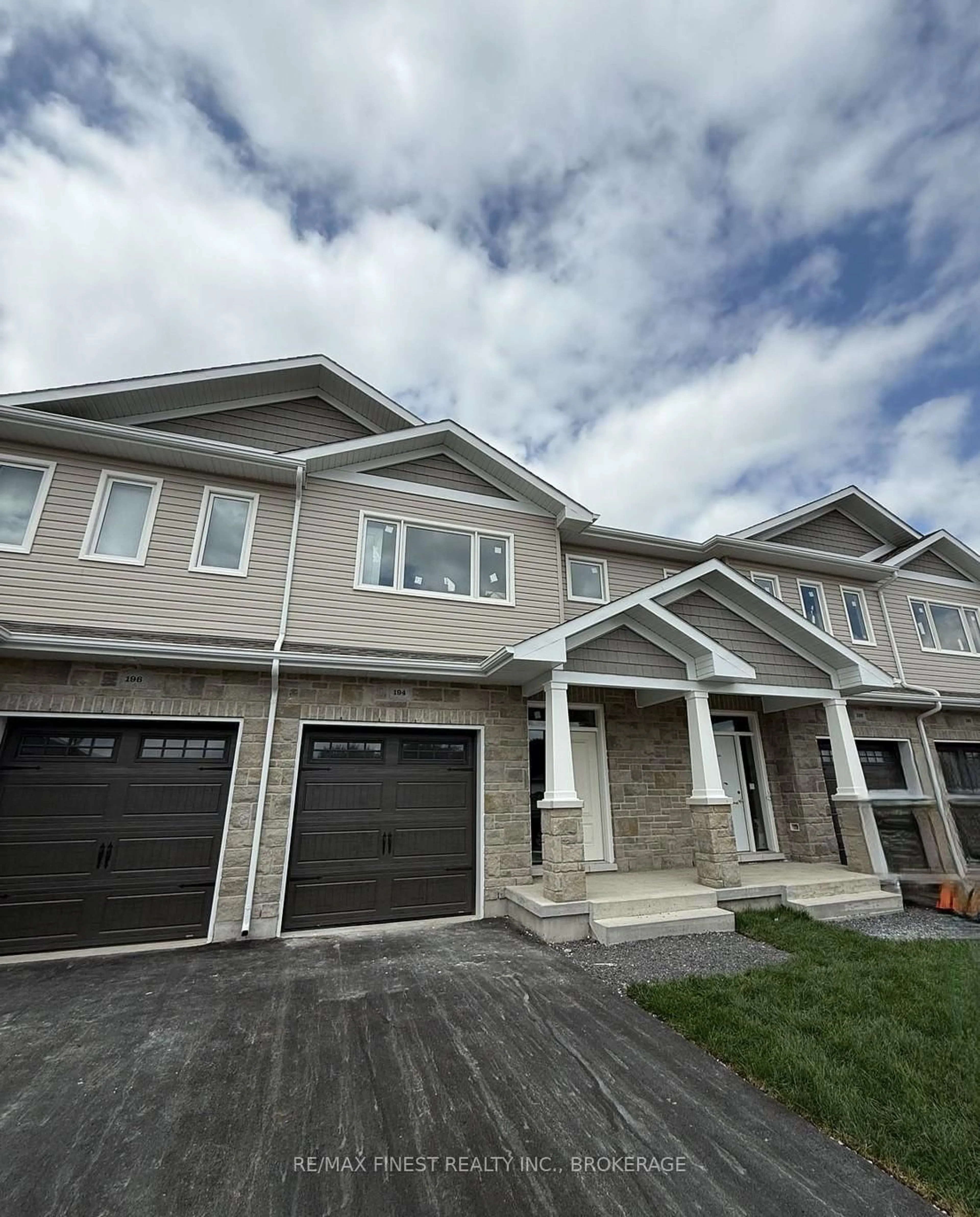 Home with vinyl exterior material, unknown for 192 HERITAGE PARK Dr, Greater Napanee Ontario K7R 3X8