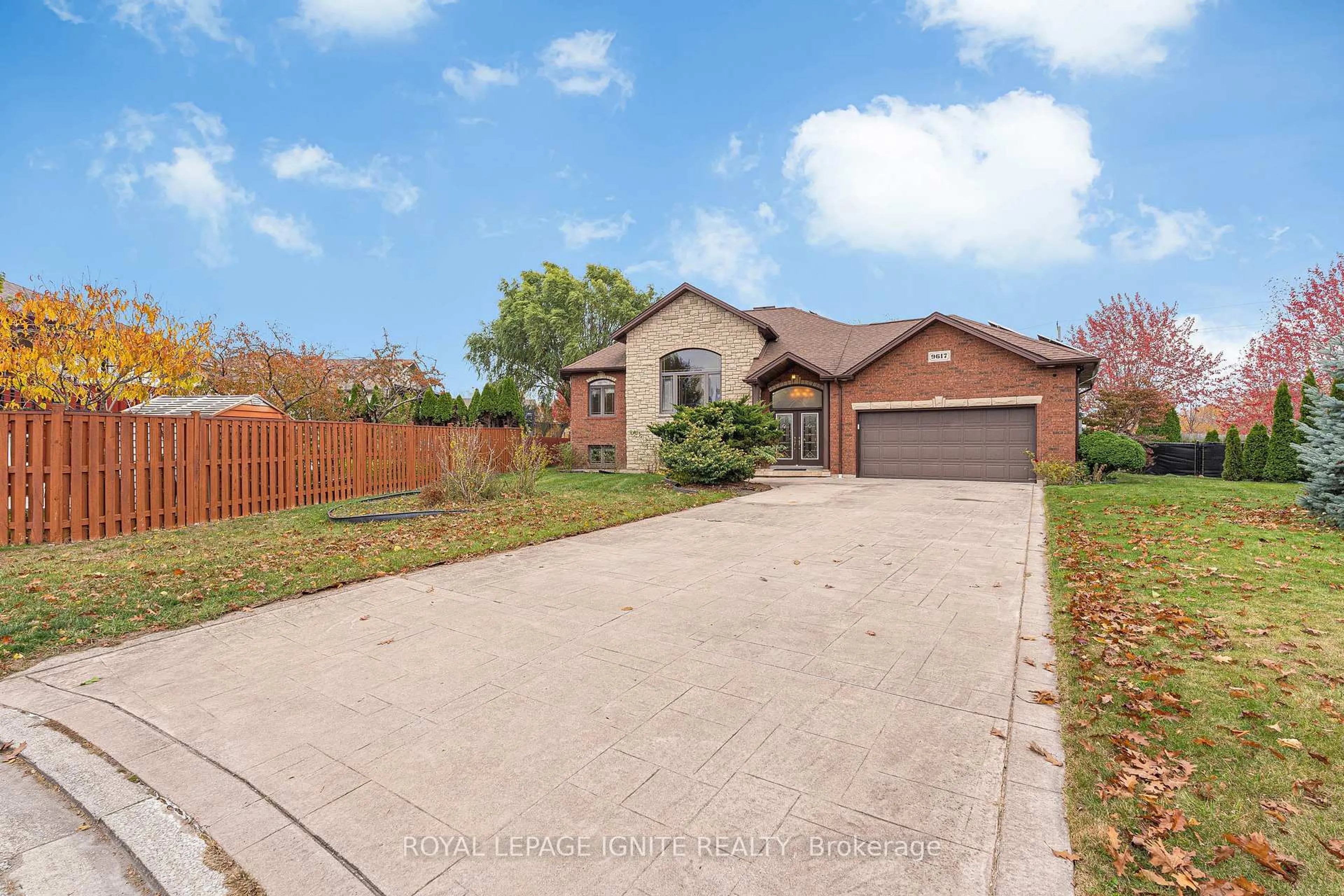 A pic from outside/outdoor area/front of a property/back of a property/a pic from drone, street for 9617 Manitou Cres, Windsor Ontario N8P 1H9