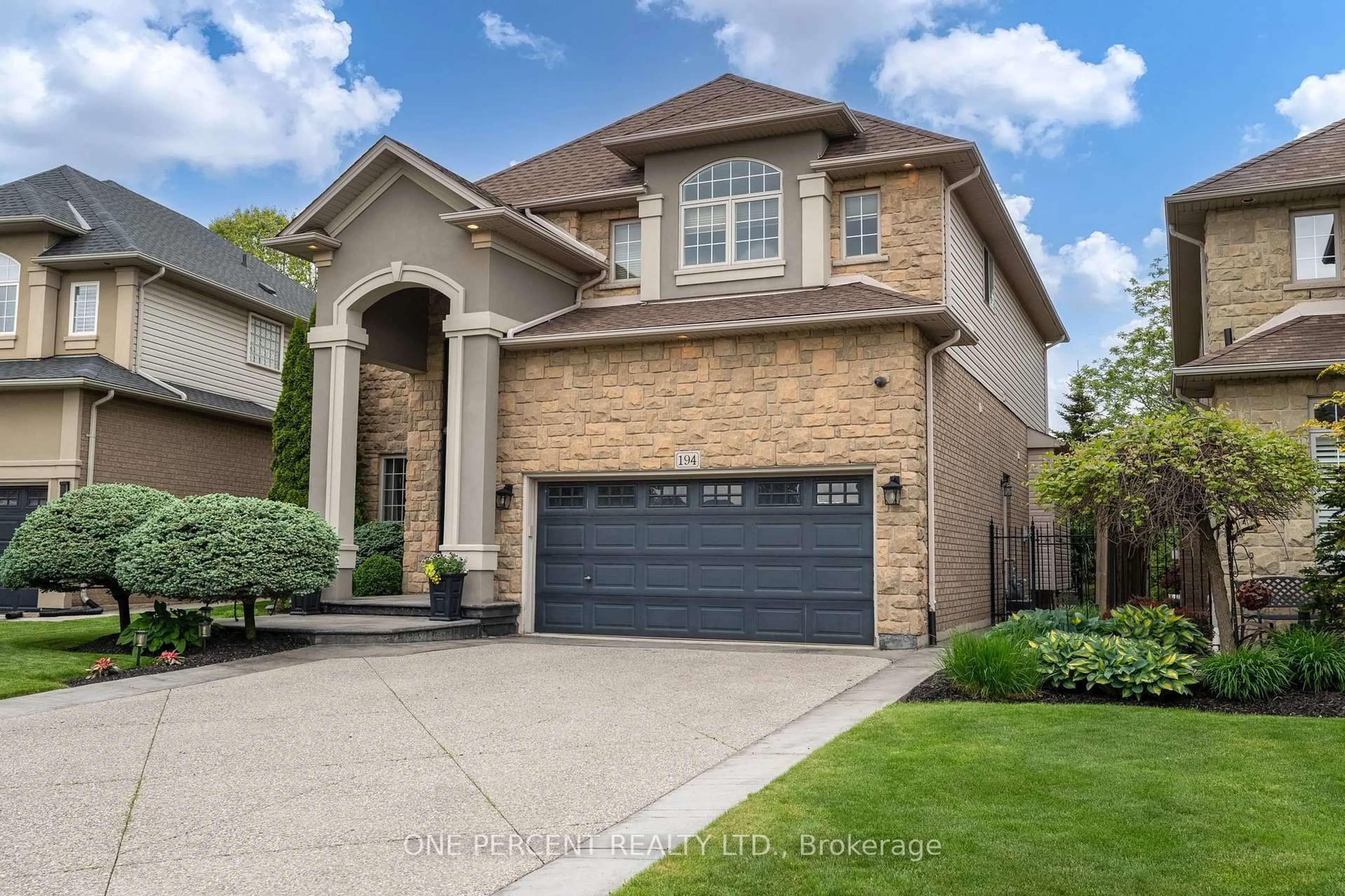 Home with brick exterior material, street for 194 Joshua Ave, Hamilton Ontario L9K 1R7