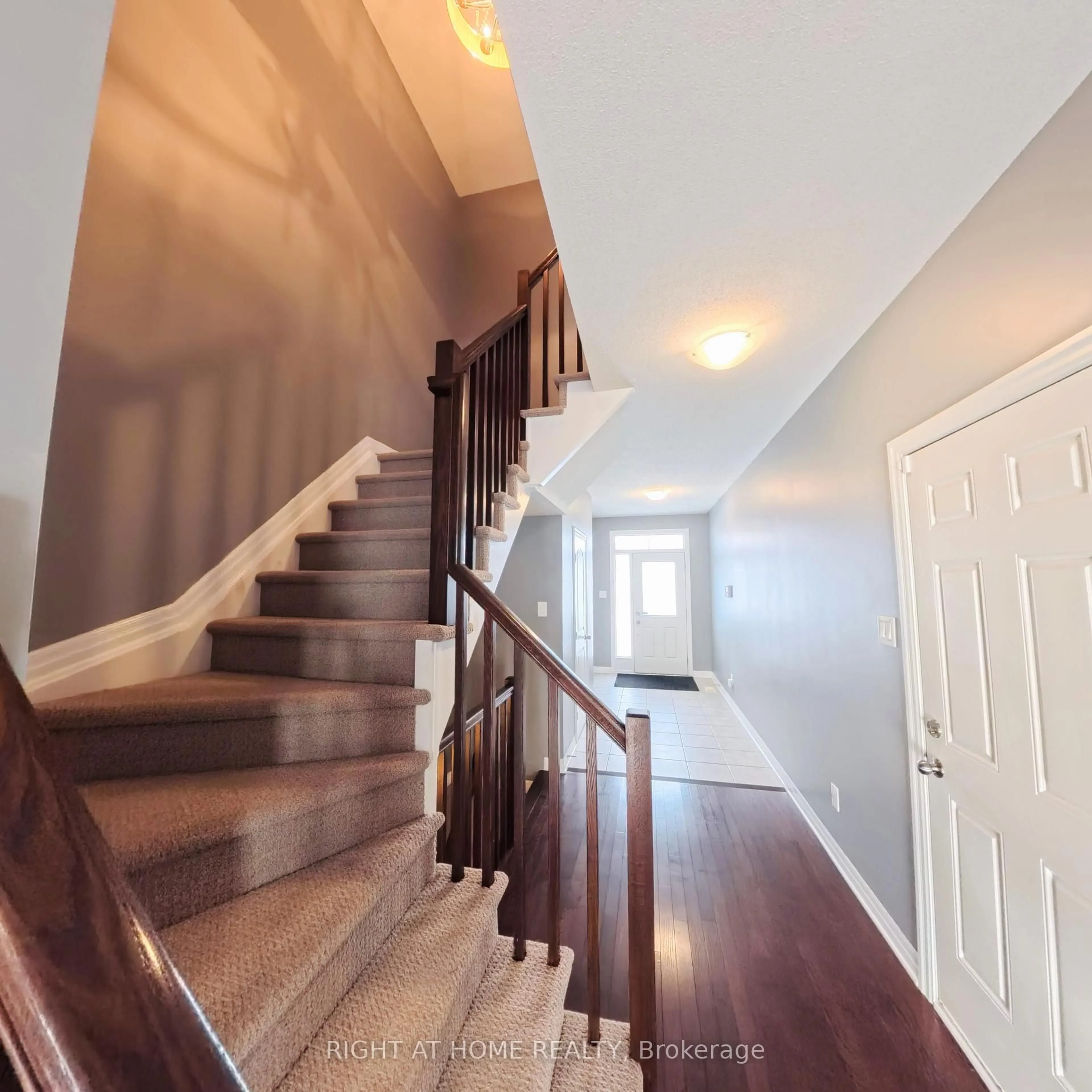 Stairs for 617 Sunburst St, Ottawa Ontario K1T 0L1