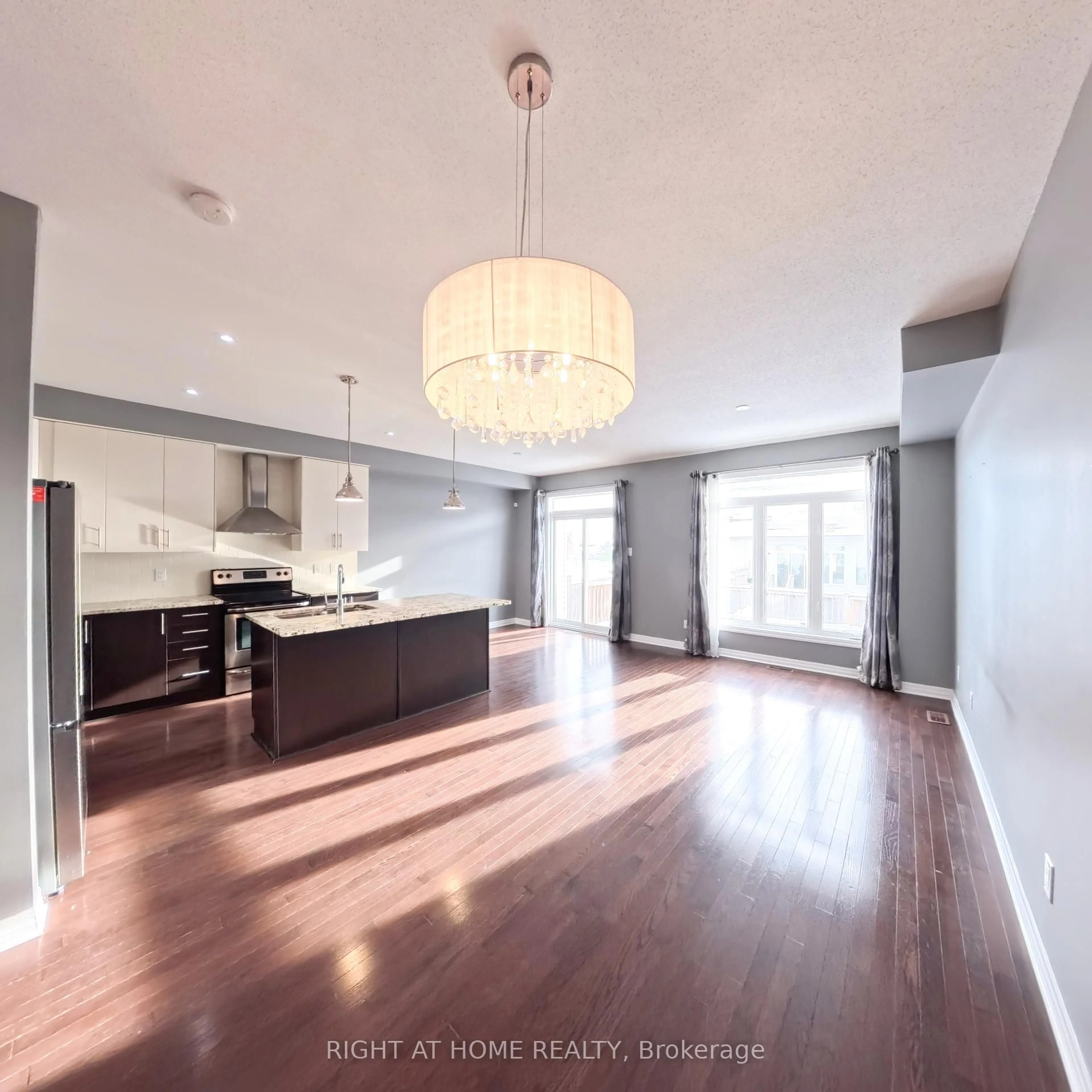 Open concept kitchen, unknown for 617 Sunburst St, Ottawa Ontario K1T 0L1