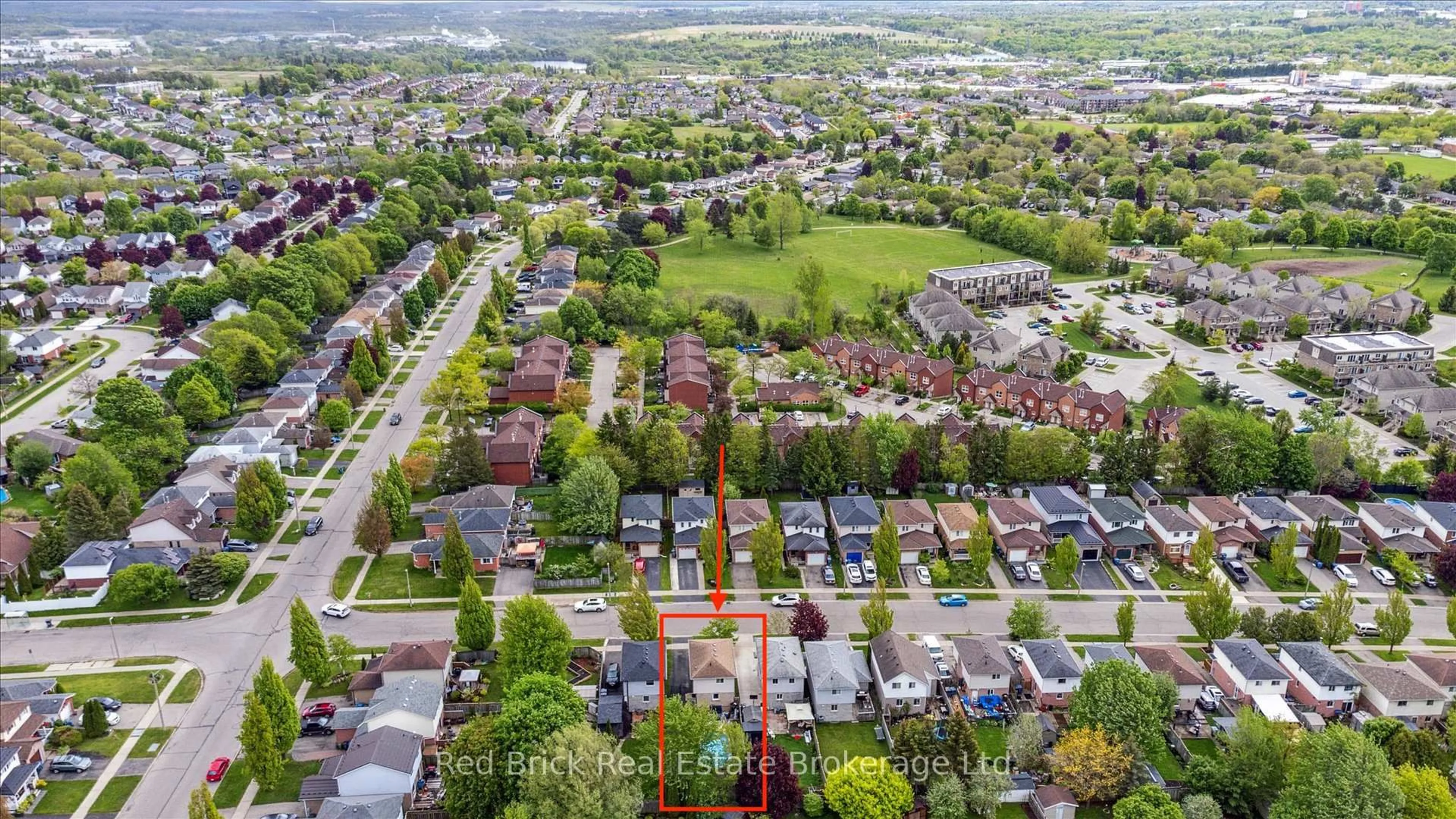 A pic from outside/outdoor area/front of a property/back of a property/a pic from drone, street for 88 Watt St, Guelph Ontario N1E 6W6