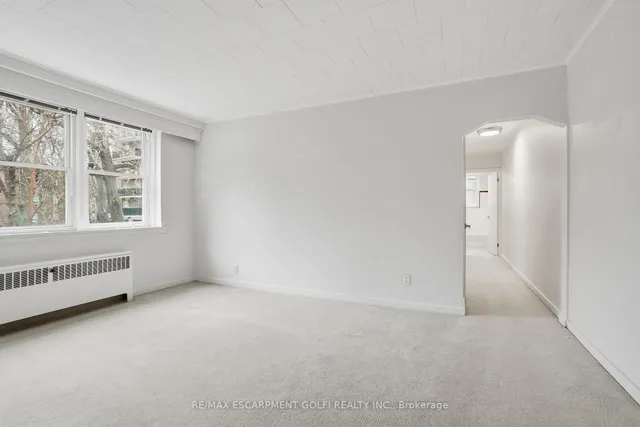 4 Robinson St #9, Hamilton 5