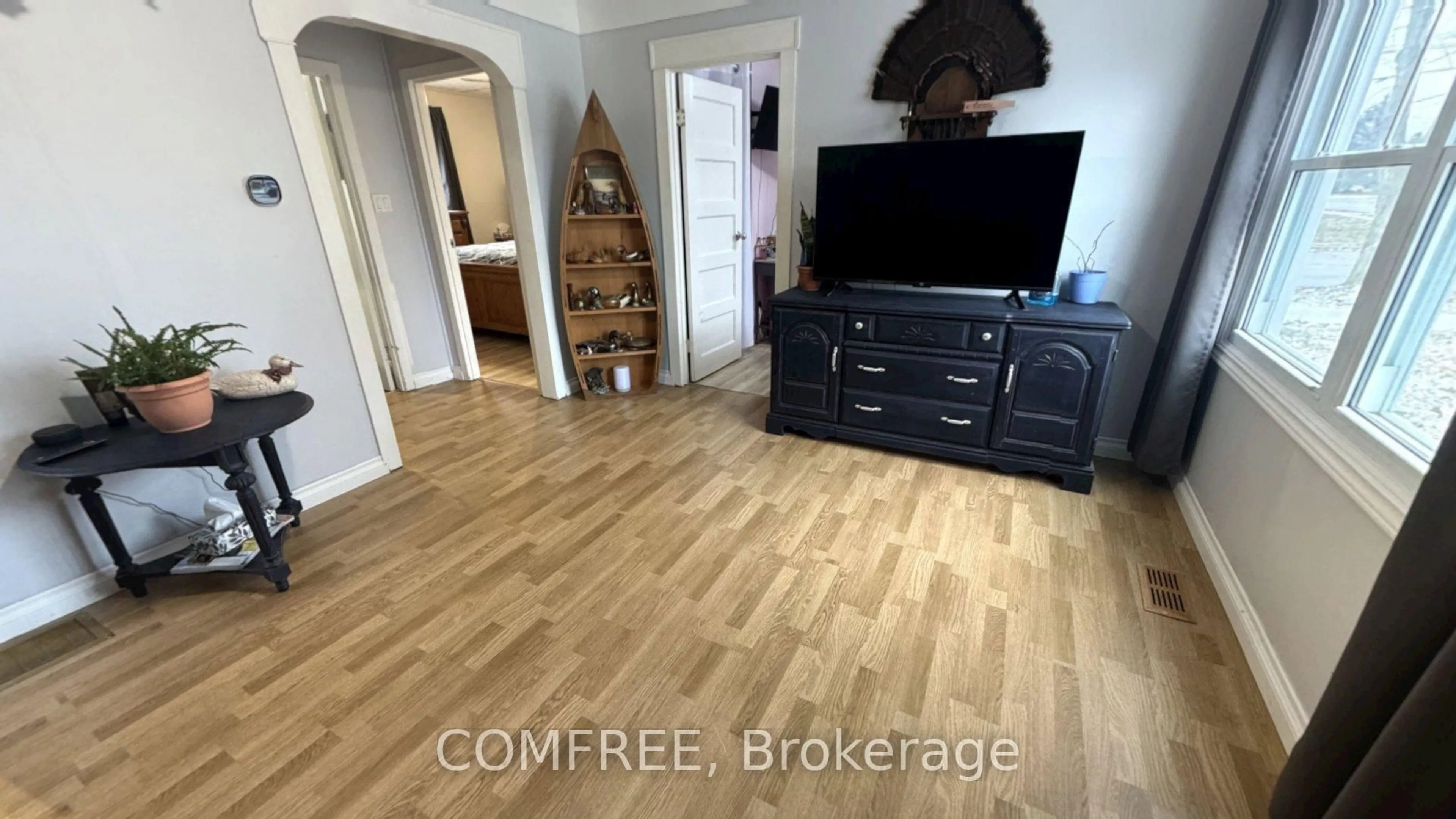 A pic of a room for 22 Bond Ave, Chatham-Kent Ontario N0P 2L0