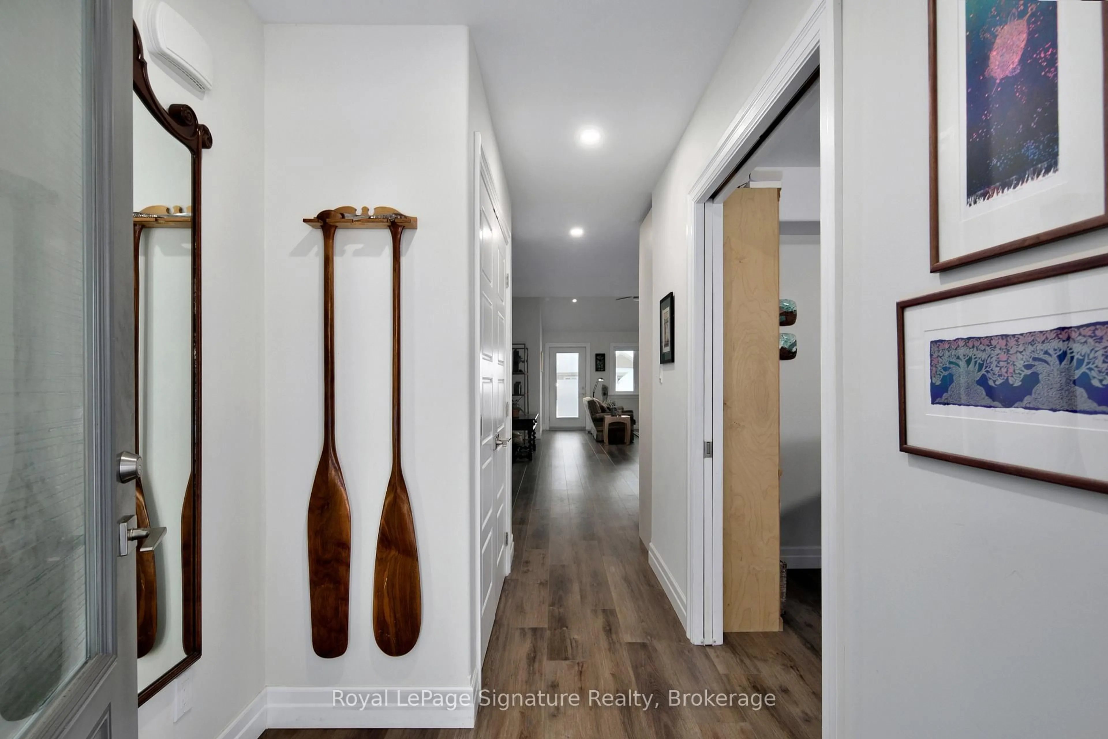 Indoor entryway for 116 Dove Dr, Blue Mountains Ontario N0H 2P0