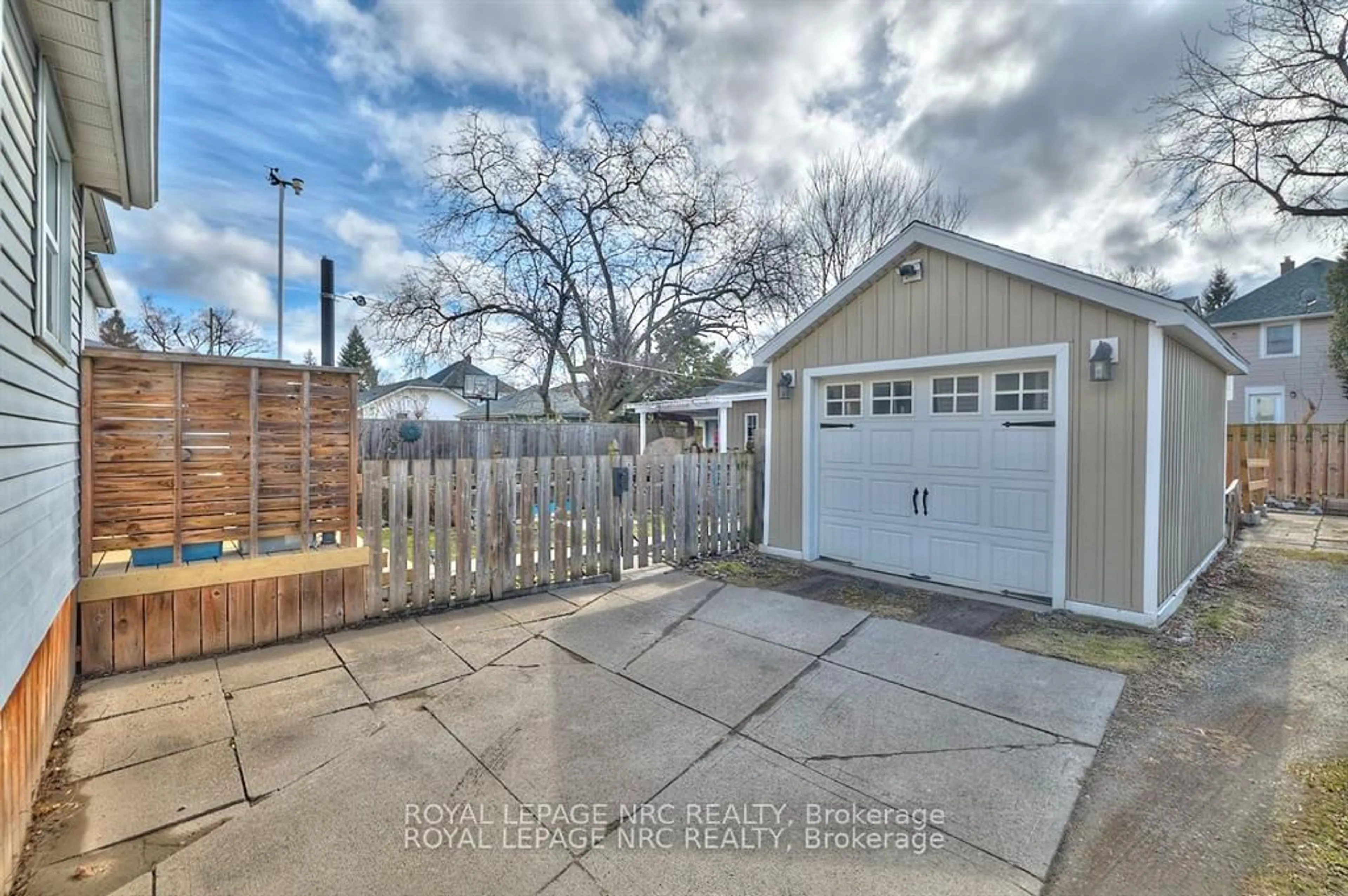 Unknown for 92 Dufferin St, St. Catharines Ontario L2R 1Z8