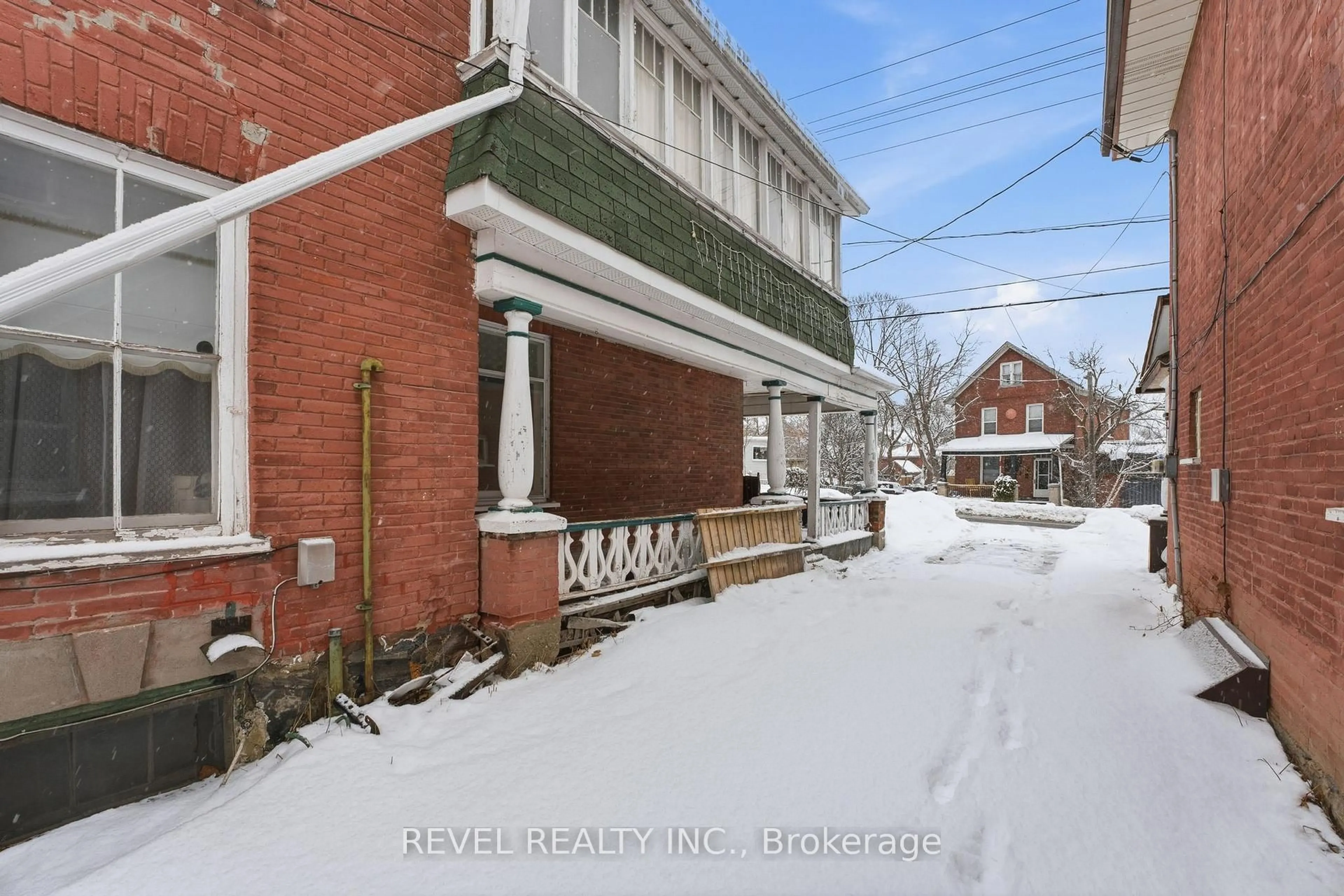 Unknown for 535 Park St, Peterborough Ontario K9H 4R6