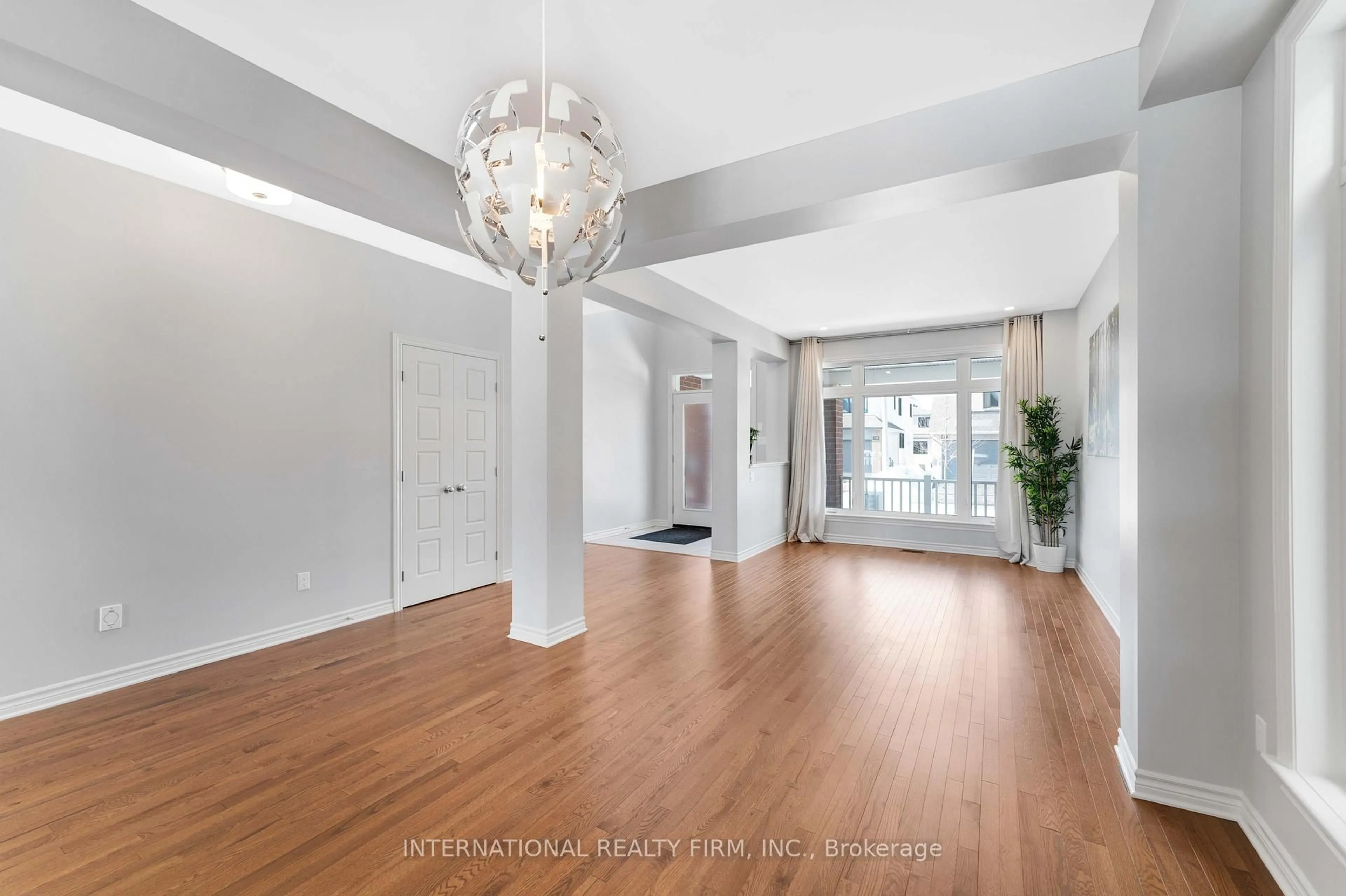 Unknown for 696 Moonflower Cres, Ottawa Ontario K1T 0X8