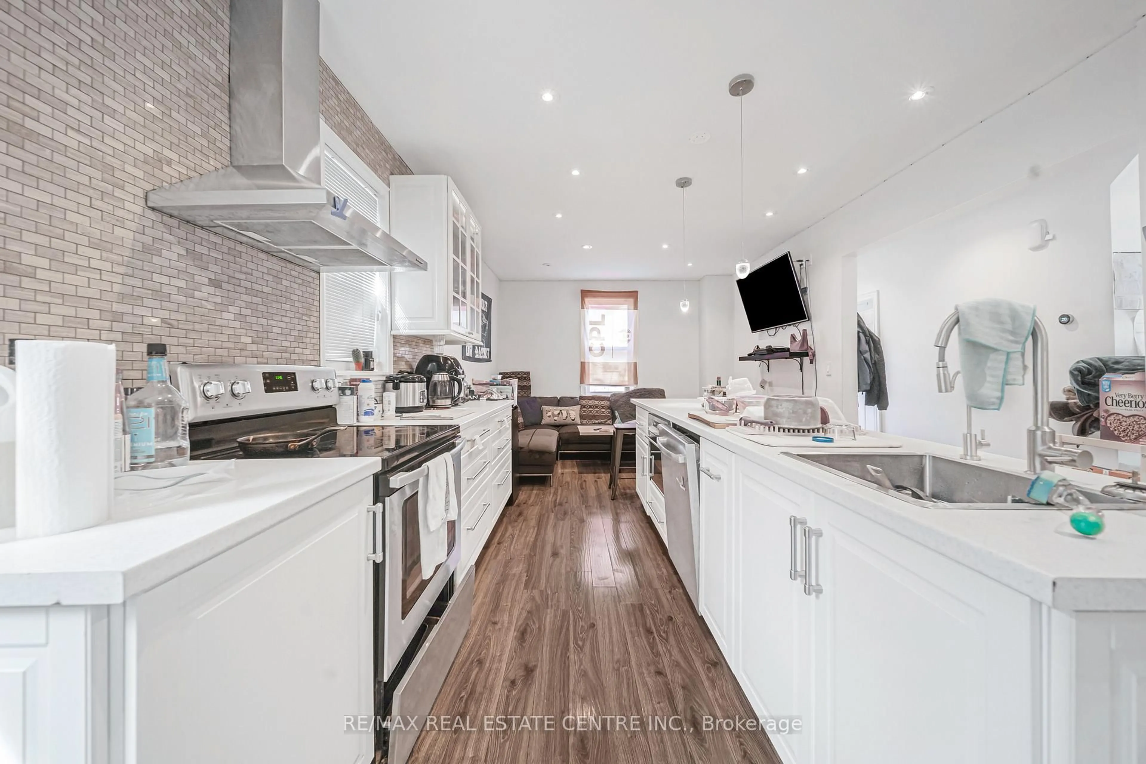 Unknown for 49 Hillview St, Hamilton Ontario L8S 2Z3