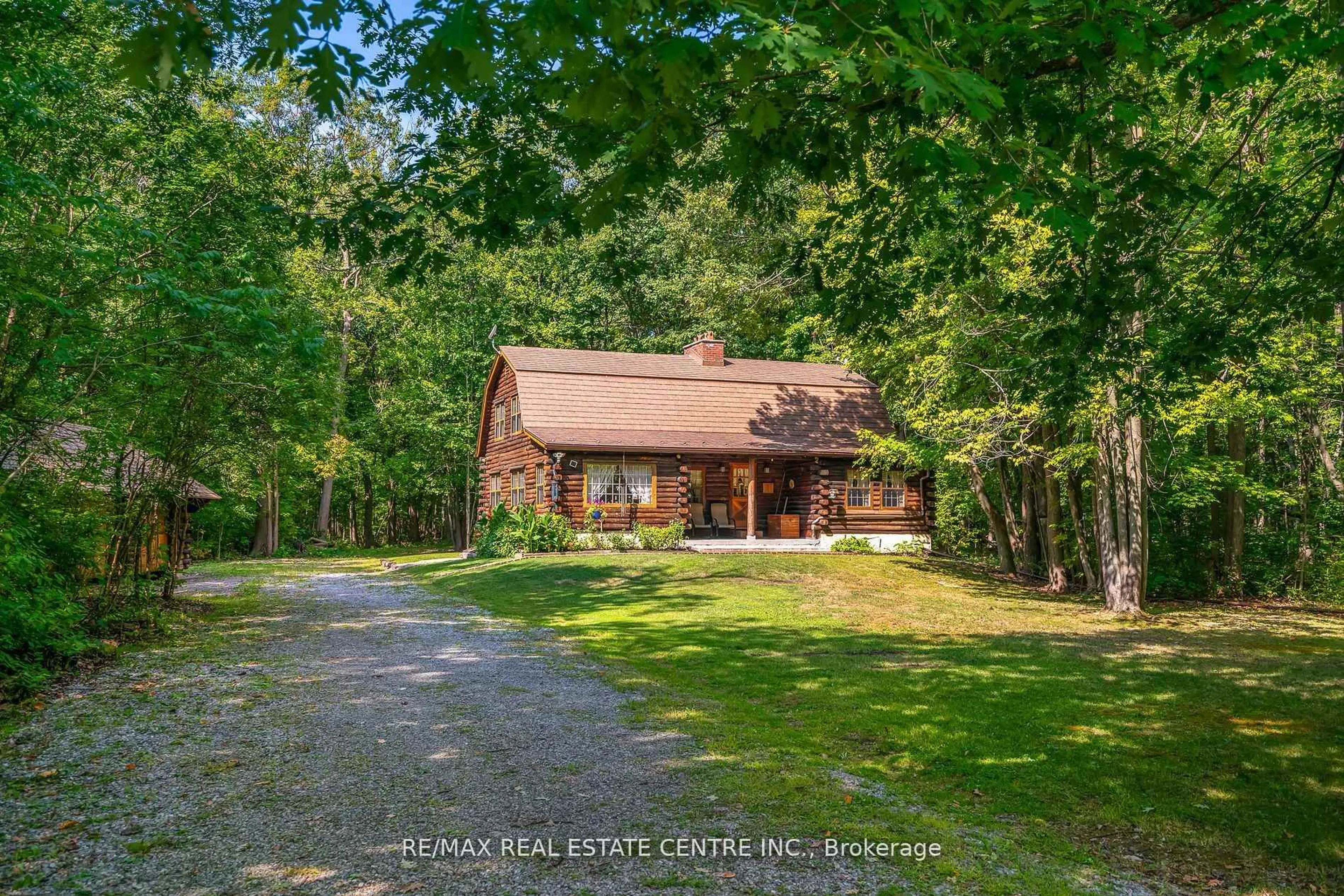 A pic from outside/outdoor area/front of a property/back of a property/a pic from drone, unknown for 2377 Ott Rd, Fort Erie Ontario L0S 1S0