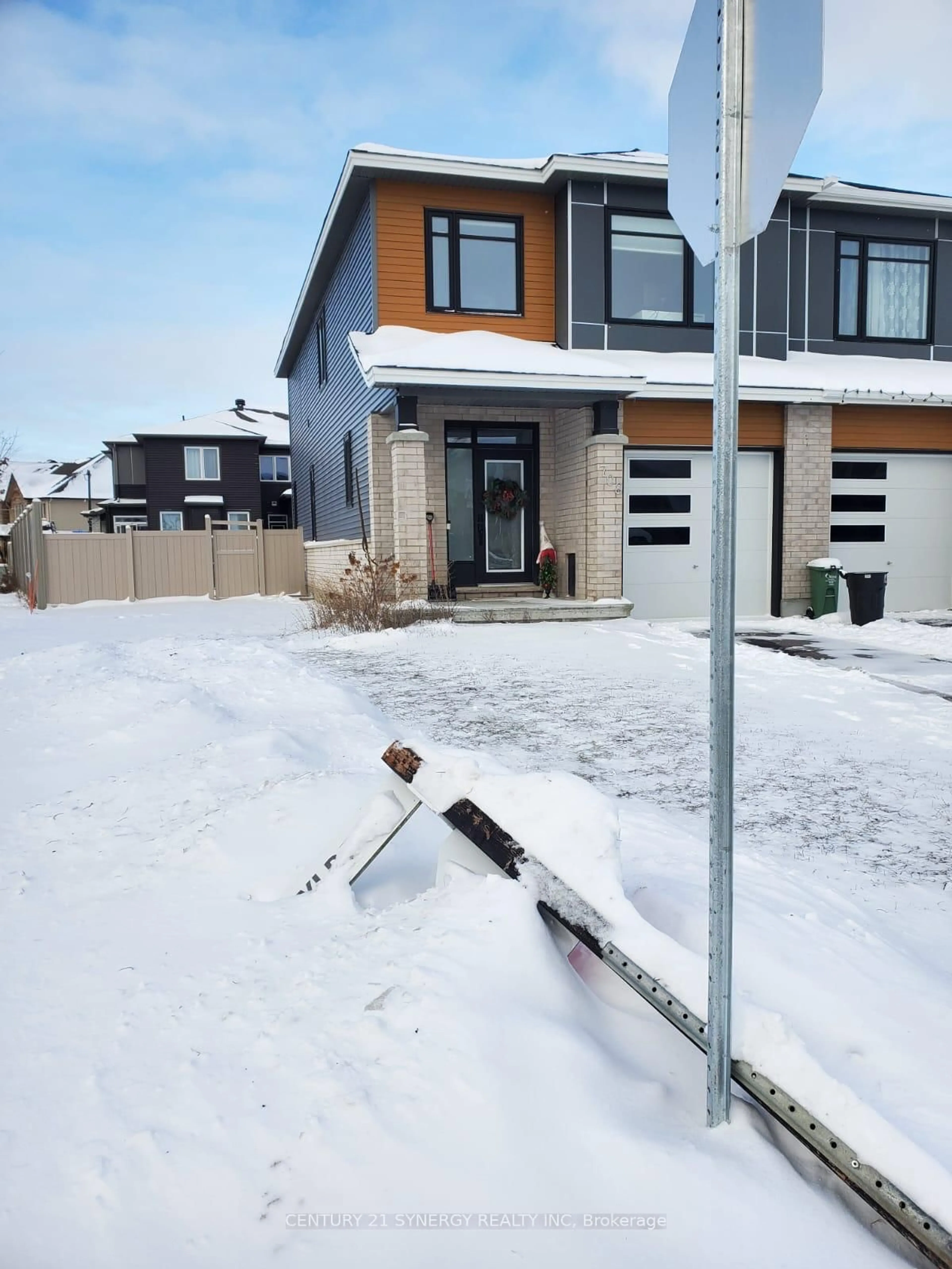 A pic from outside/outdoor area/front of a property/back of a property/a pic from drone, street for 708 Taliesin Cres, Ottawa Ontario K2S 2K6