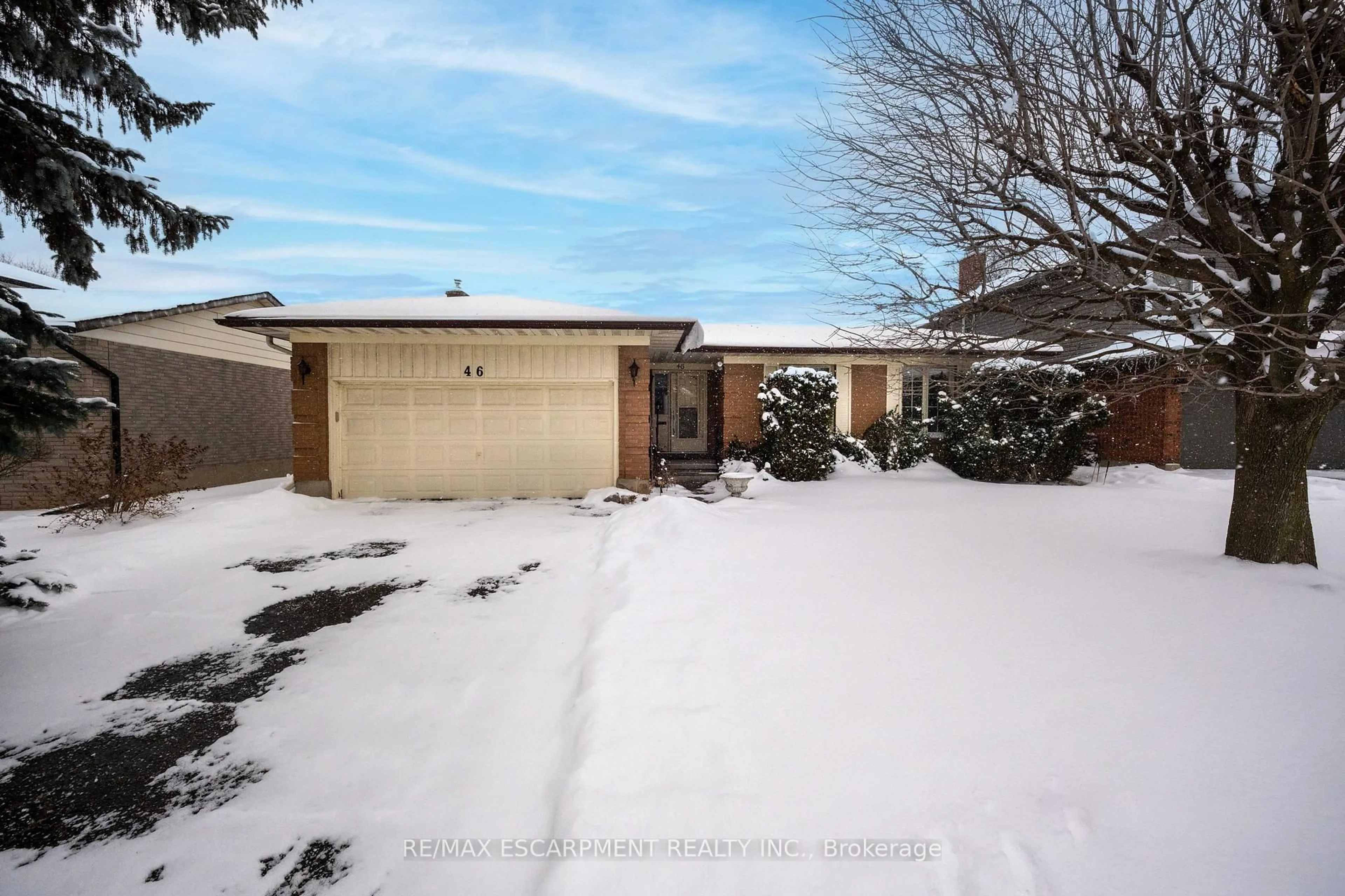 A pic from outside/outdoor area/front of a property/back of a property/a pic from drone, street for 46 Esther Ave, Cambridge Ontario N1S 4L6