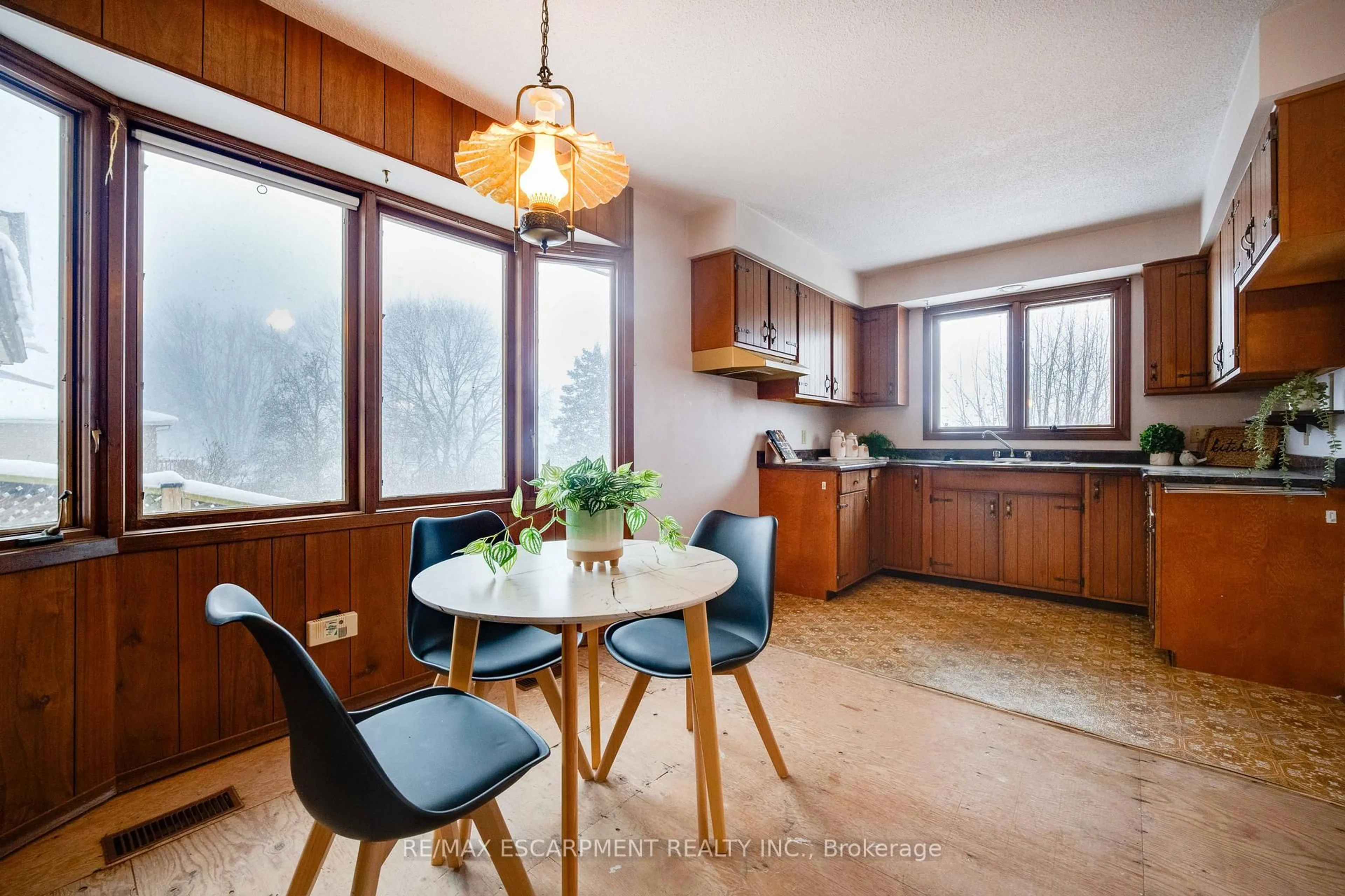 Unknown for 46 Esther Ave, Cambridge Ontario N1S 4L6