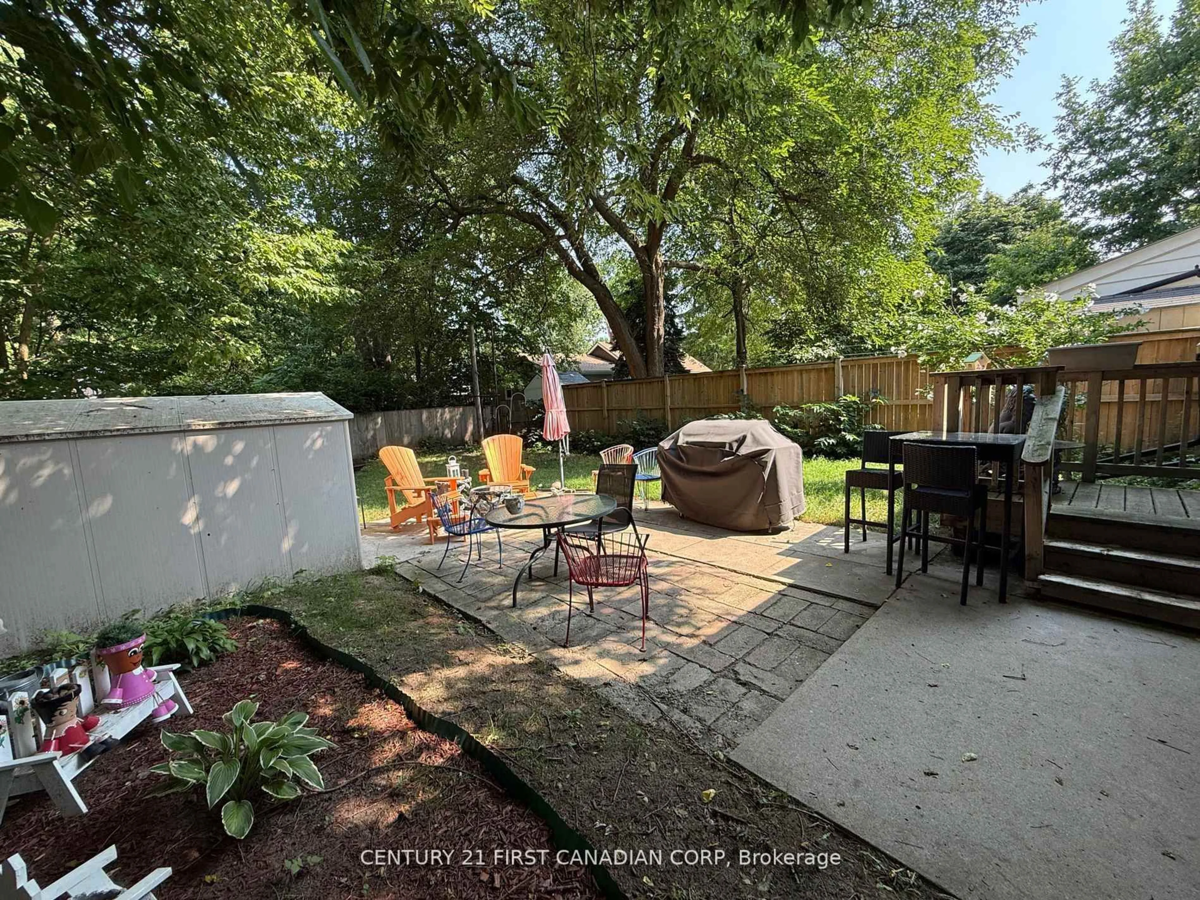 Patio, street for 528 Pall Mall St St, London East Ontario N5Y 2Z6