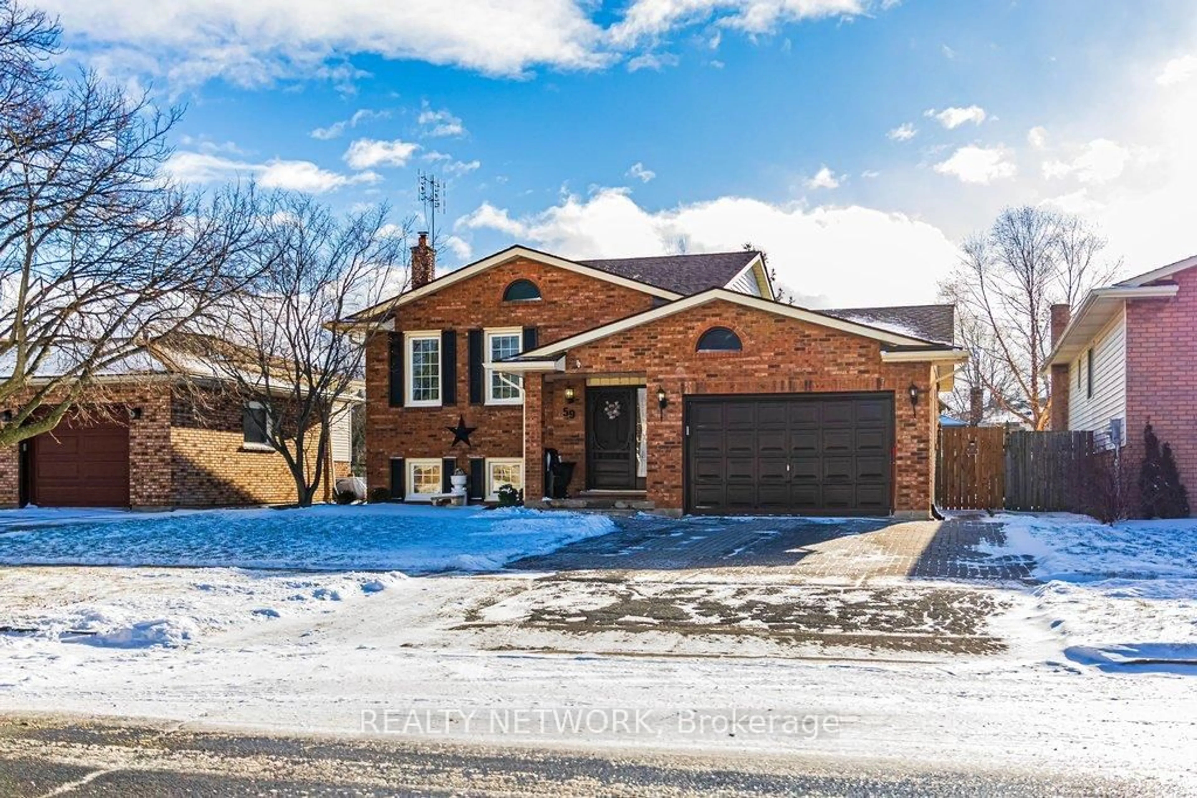 Home with brick exterior material, street for 59 Acadia Dr, Welland Ontario L3C 6L4