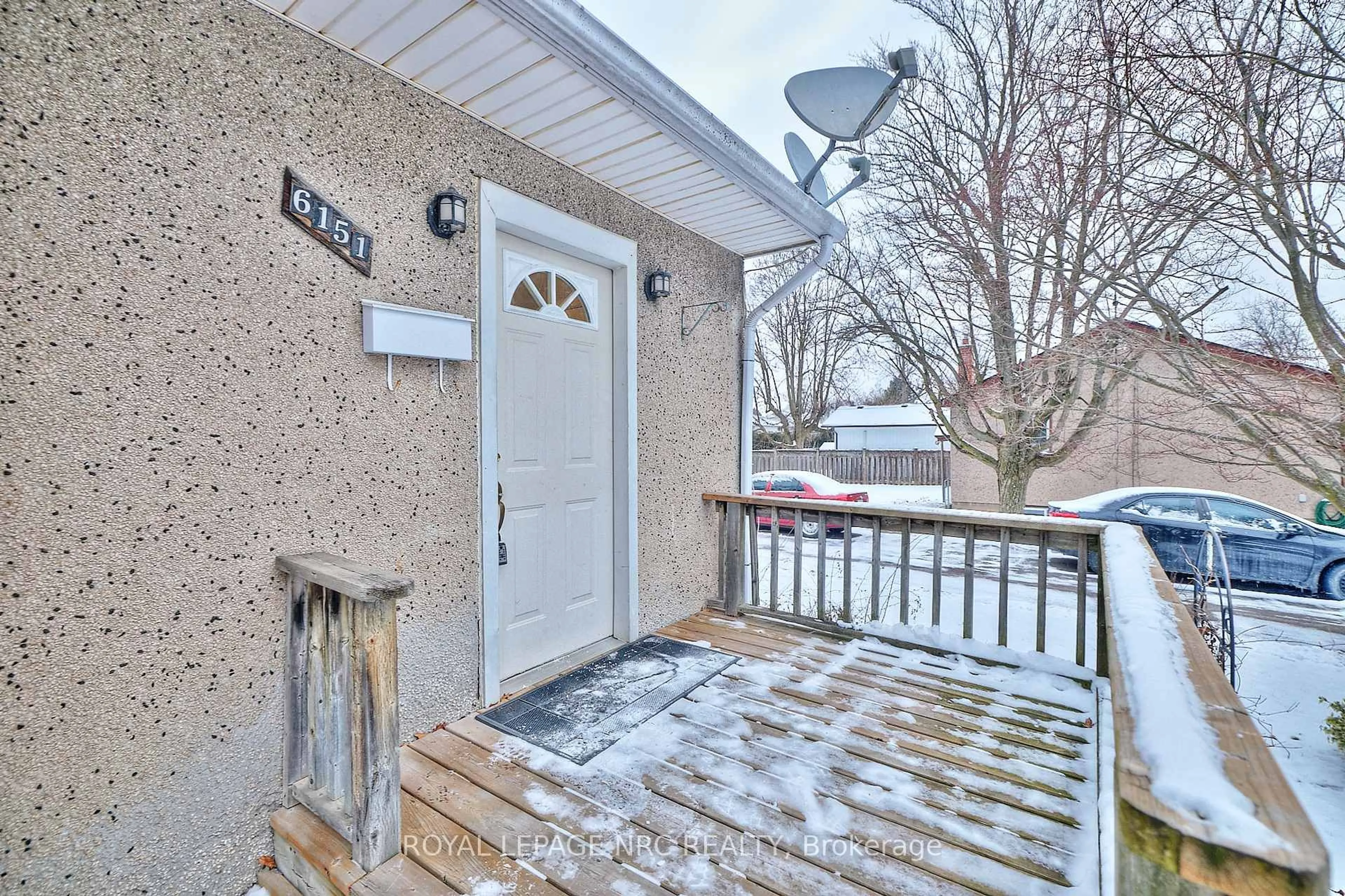 Unknown for 6151 Harvey St, Niagara Falls Ontario L2J 2A9