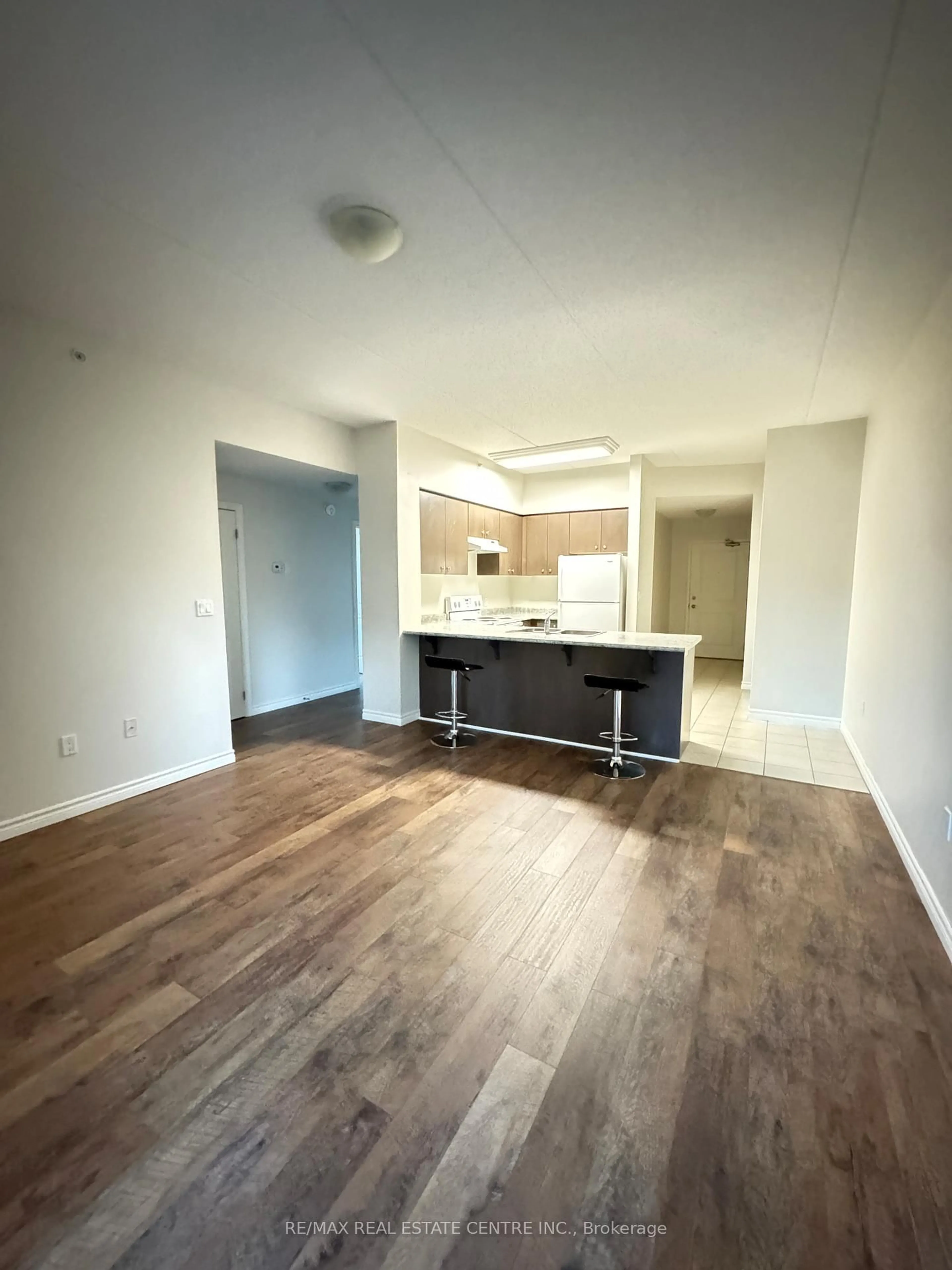 A pic of a room for 1083 Gordon St #111, Guelph Ontario N1G 0E8