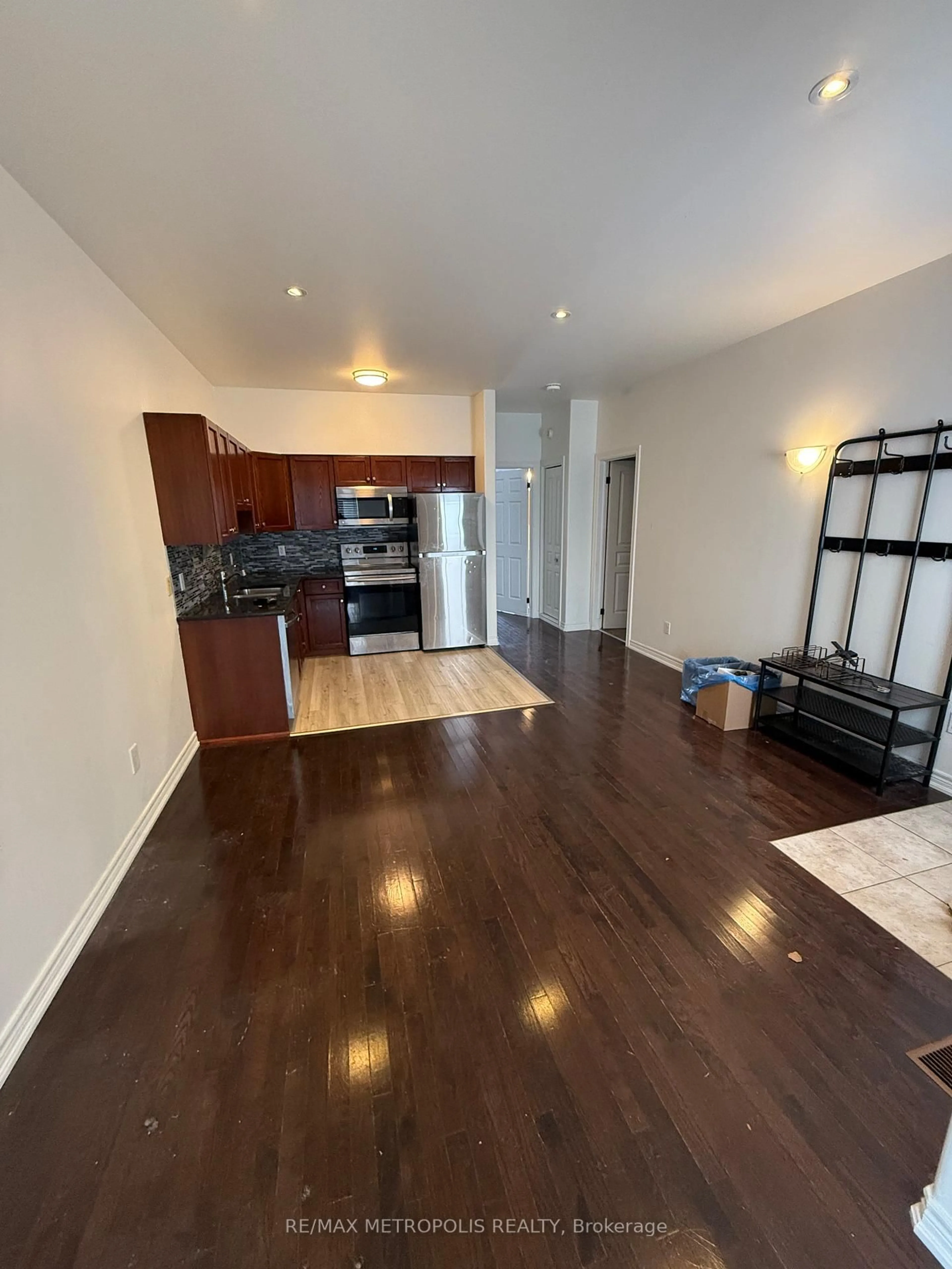 A pic of a room for 6045 Dunn St #103, Niagara Falls Ontario L2G 2P2