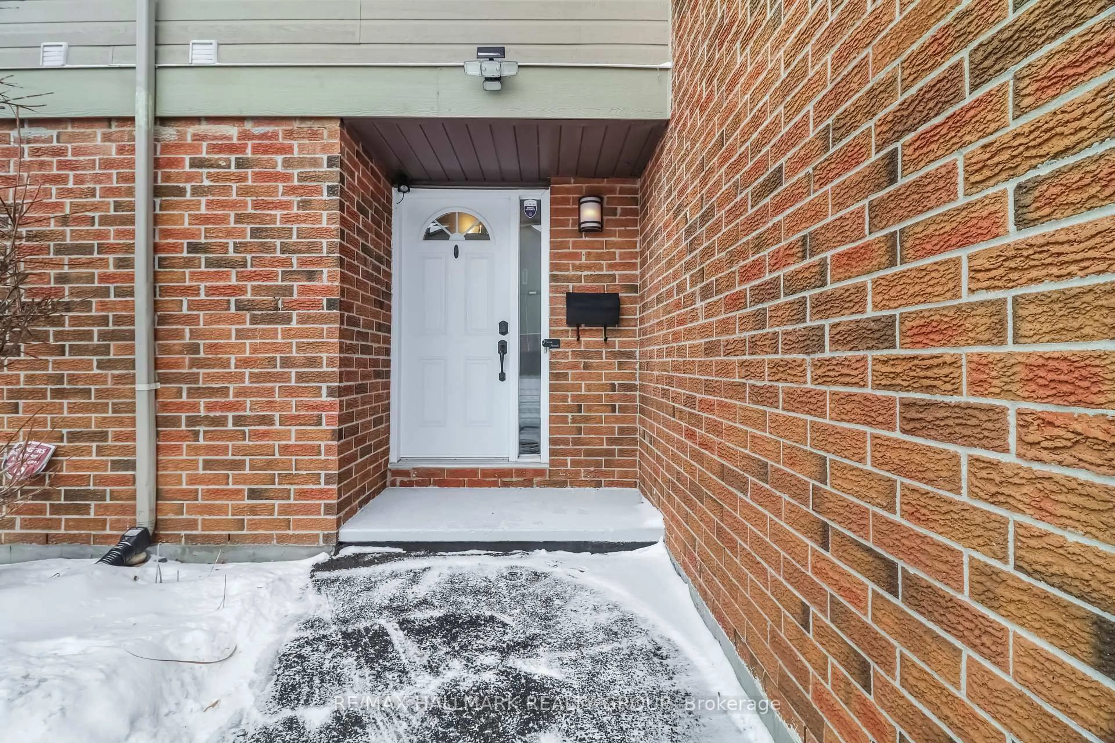 Unknown for 3205 Uplands Dr #27, Ottawa Ontario K1V 9T3