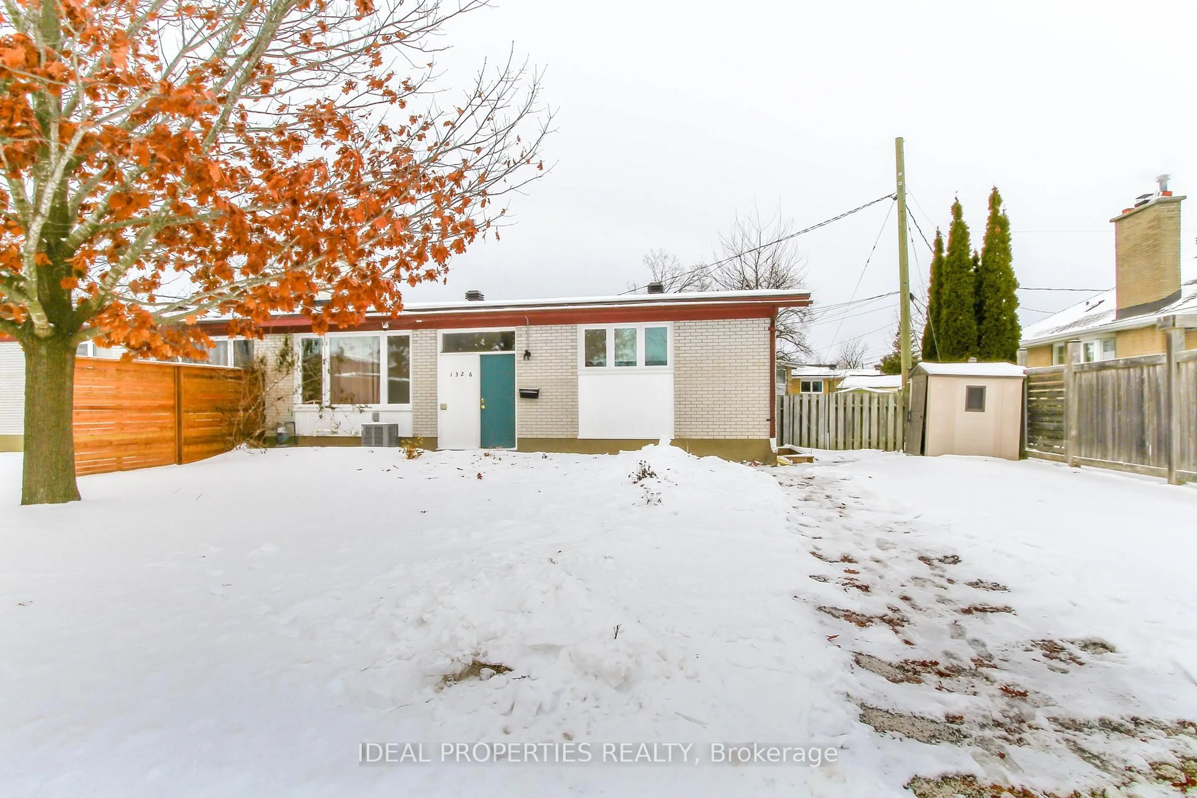 A pic from outside/outdoor area/front of a property/back of a property/a pic from drone, street for 1326 Tara Dr, Ottawa Ontario K2C 0S7