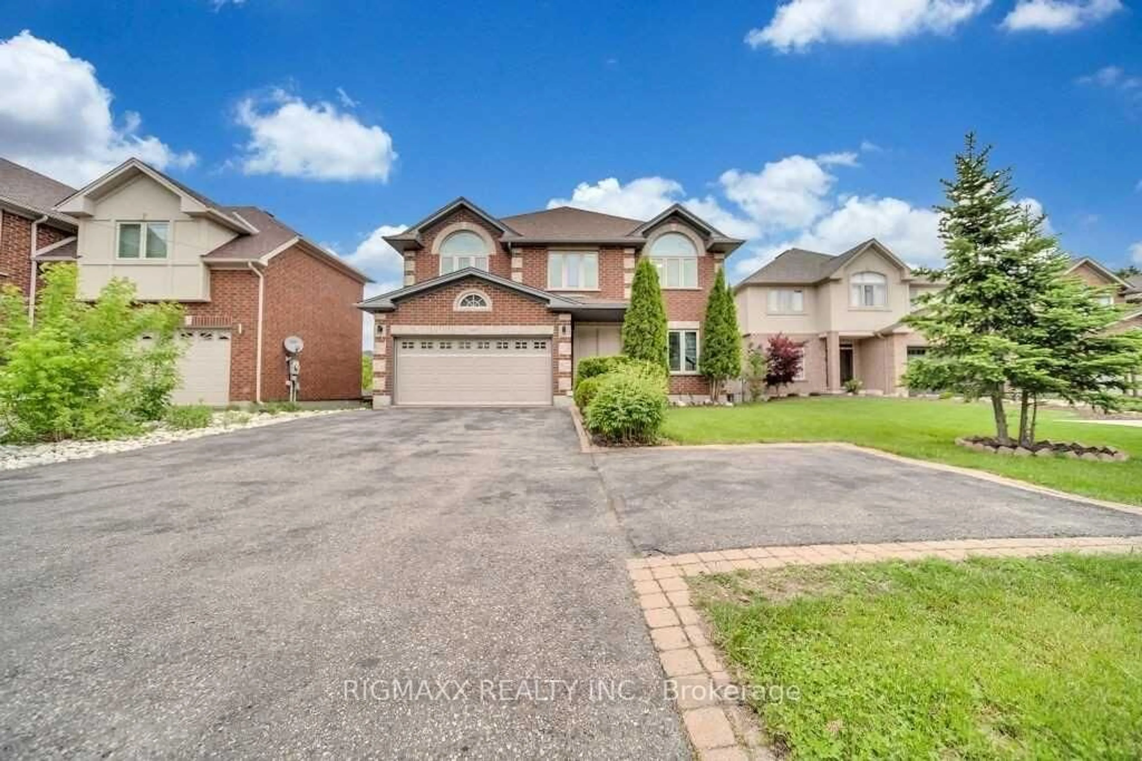 A pic from outside/outdoor area/front of a property/back of a property/a pic from drone, street for 508 Bridge St, Waterloo Ontario N2K 1L2