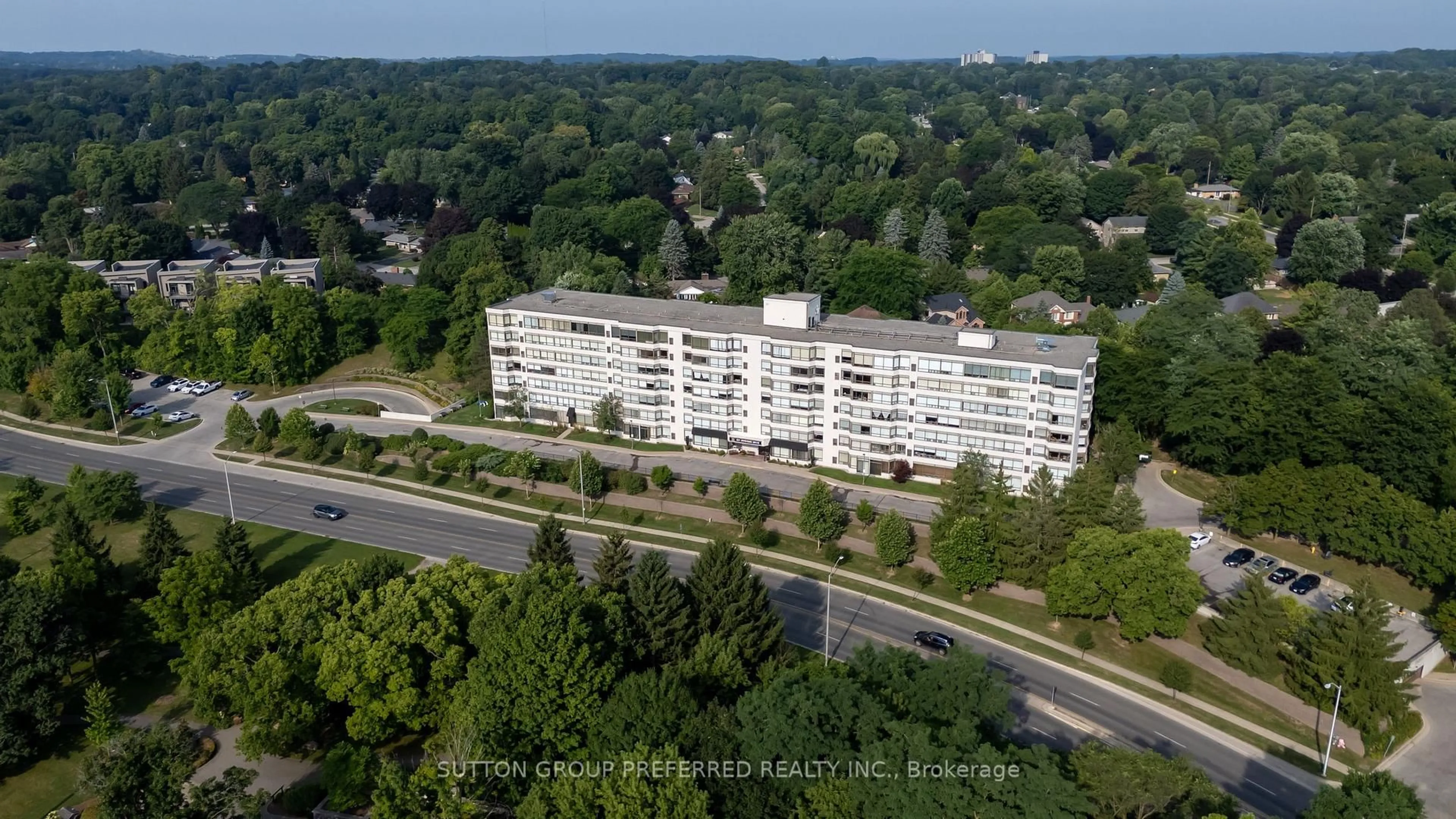 A pic from outside/outdoor area/front of a property/back of a property/a pic from drone, building for 521 Riverside Dr #609, London North Ontario N6H 5E2
