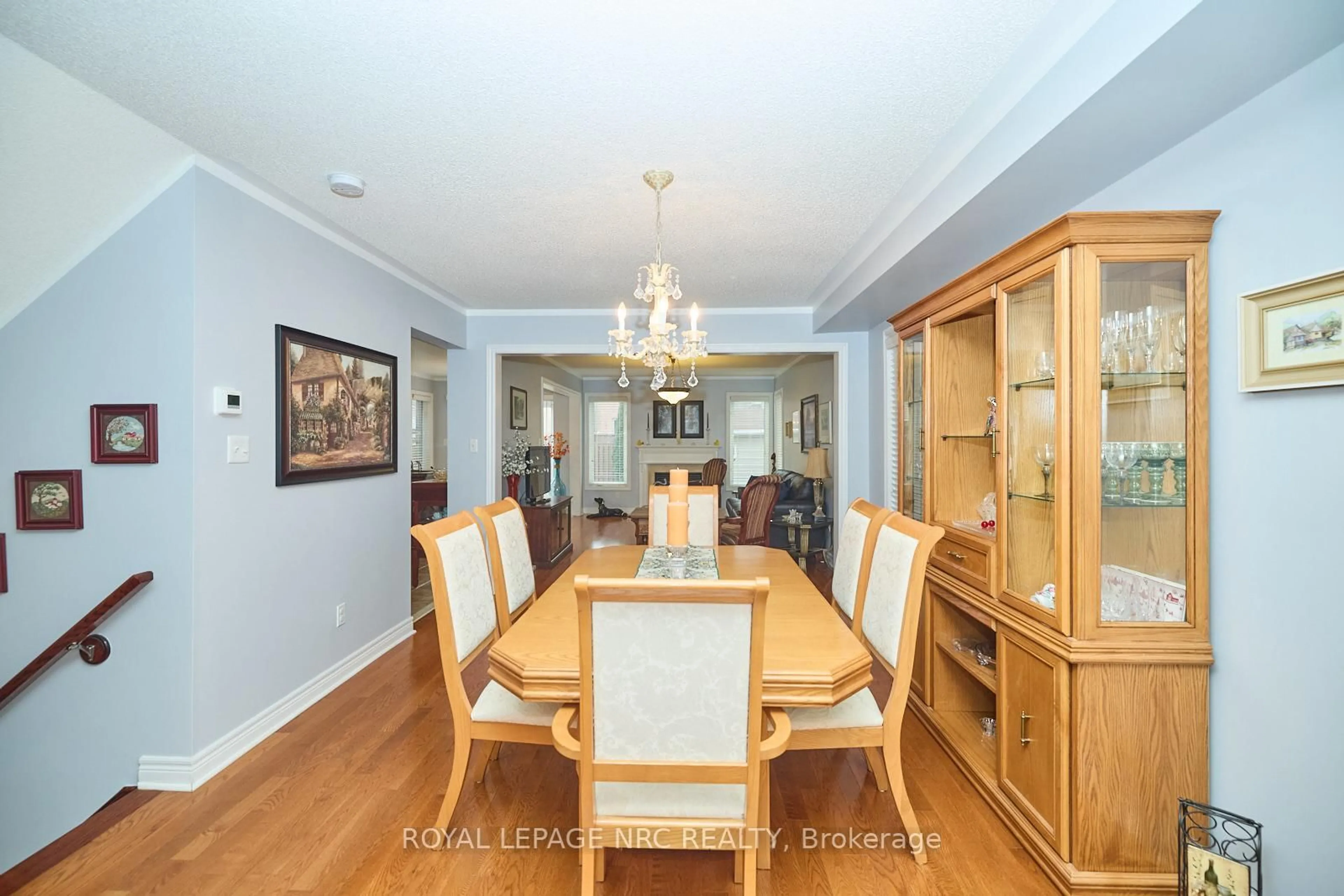 Dining room, wood/laminate floor for 4 Alex Grant Pl, St. Catharines Ontario L2P 0A2