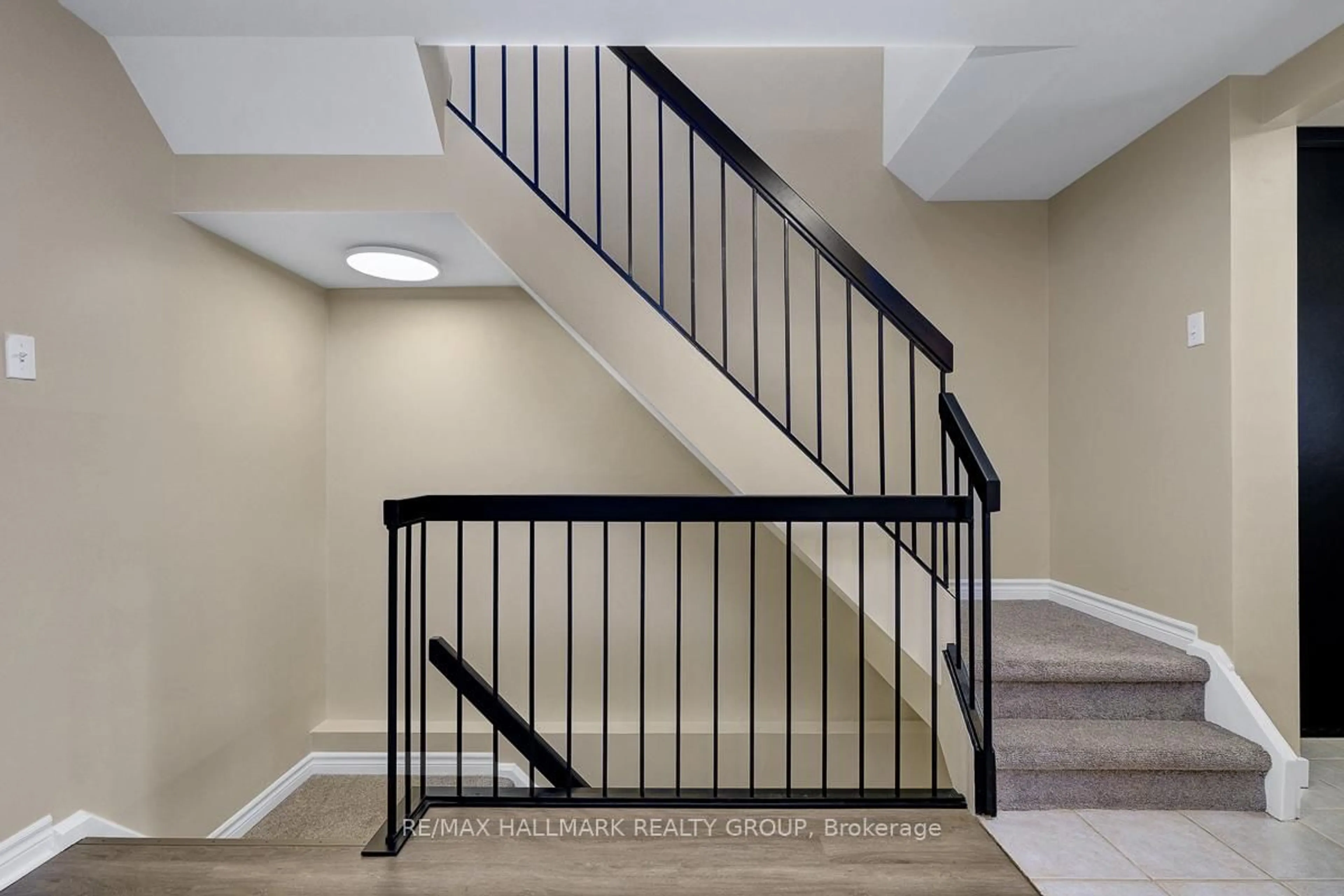 Stairs for 1701 Lafrance Dr, Ottawa Ontario K1E 2L7