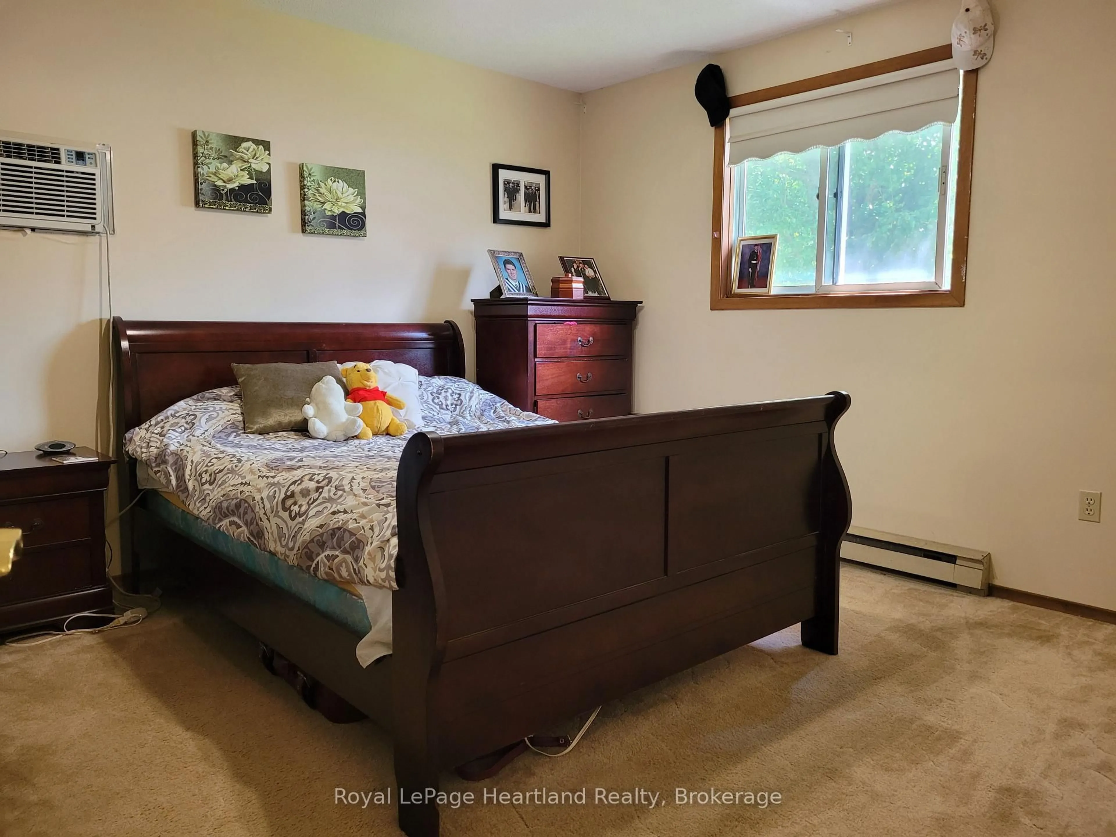 Bedroom with bed, unknown for 28 BRIARWOOD Cres, North Huron Ontario N0G 2W0