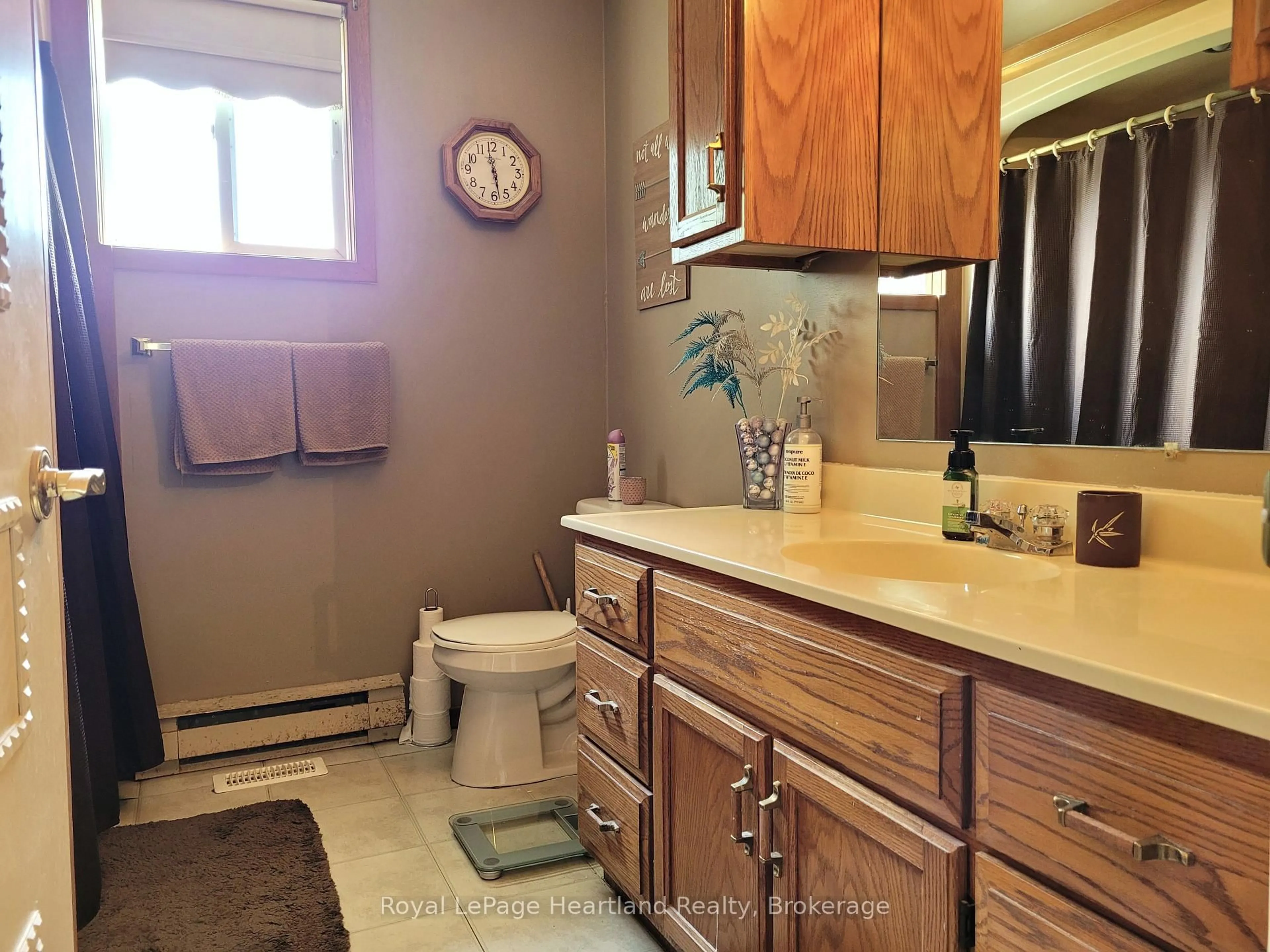 Standard bathroom, ceramic/tile floor for 28 BRIARWOOD Cres, North Huron Ontario N0G 2W0