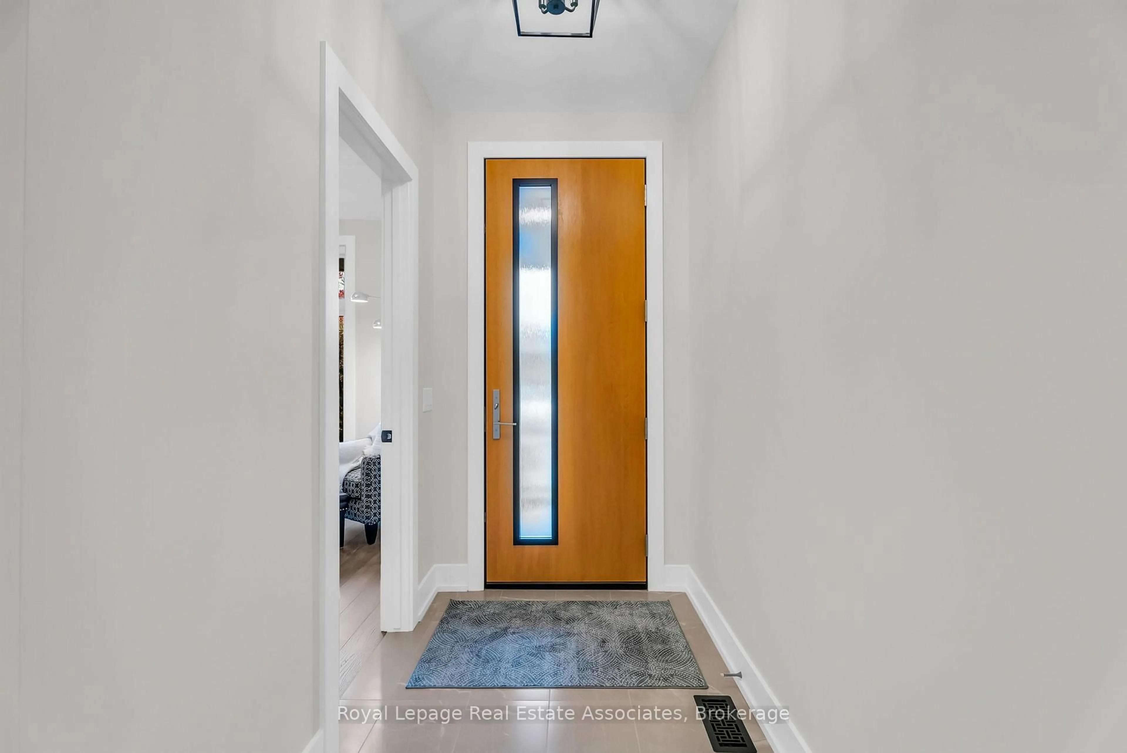 Indoor entryway for 28 Juniper Tr #8, Welland Ontario L3C 0H5