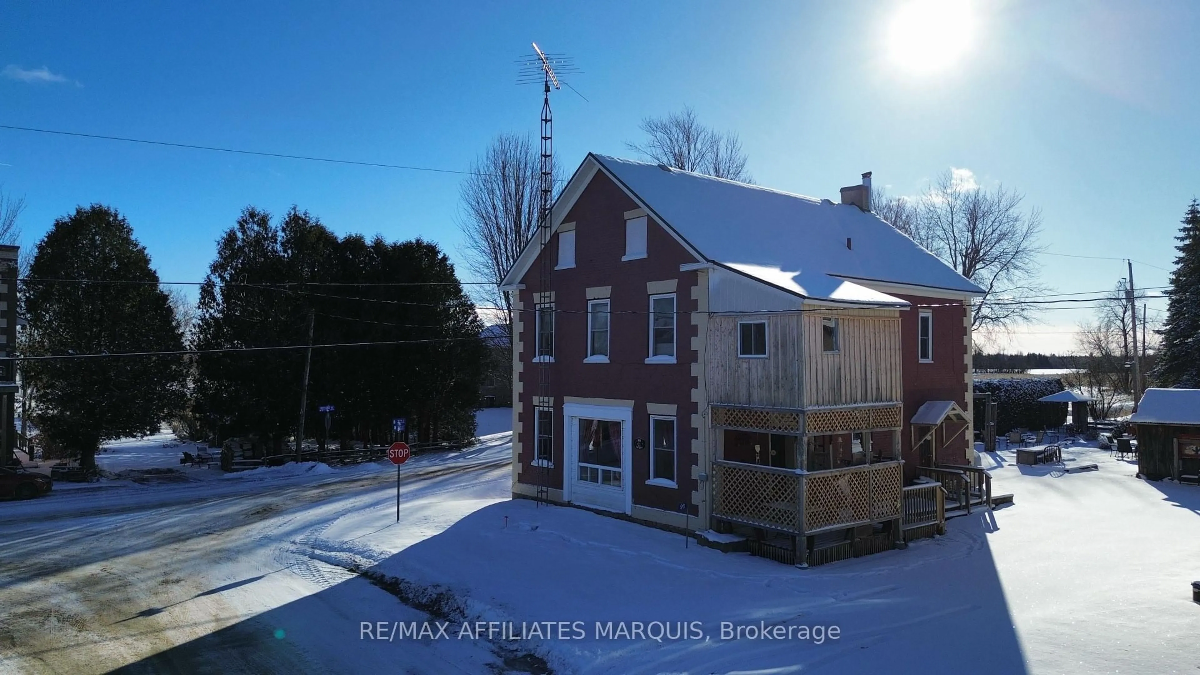A pic from outside/outdoor area/front of a property/back of a property/a pic from drone, building for 90 Main St, Merrickville-Wolford Ontario K0G 1G0