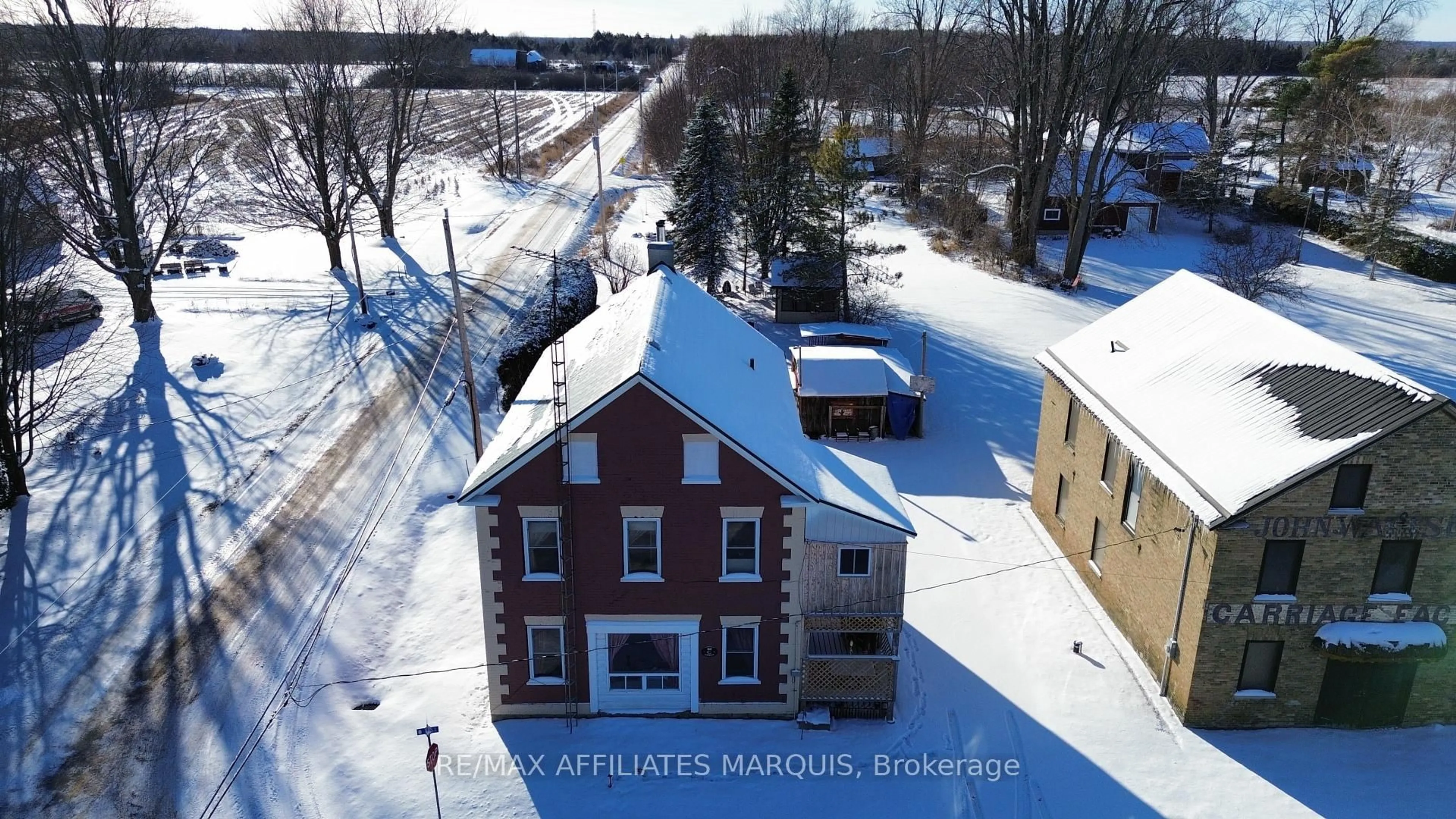 A pic from outside/outdoor area/front of a property/back of a property/a pic from drone, building for 90 Main St, Merrickville-Wolford Ontario K0G 1G0