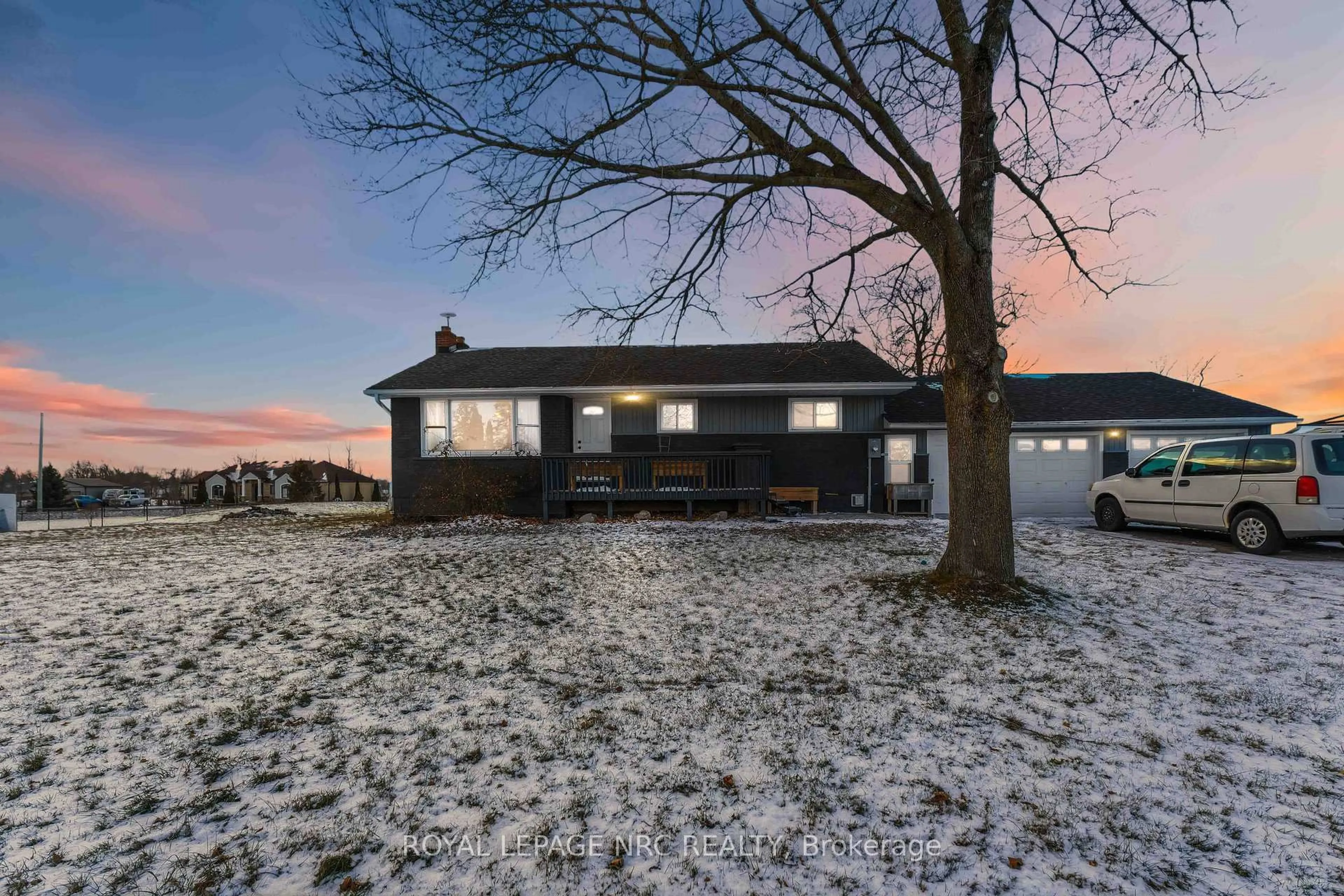 A pic from outside/outdoor area/front of a property/back of a property/a pic from drone, street for 764 Collver Rd, West Lincoln Ontario L0R 2J0