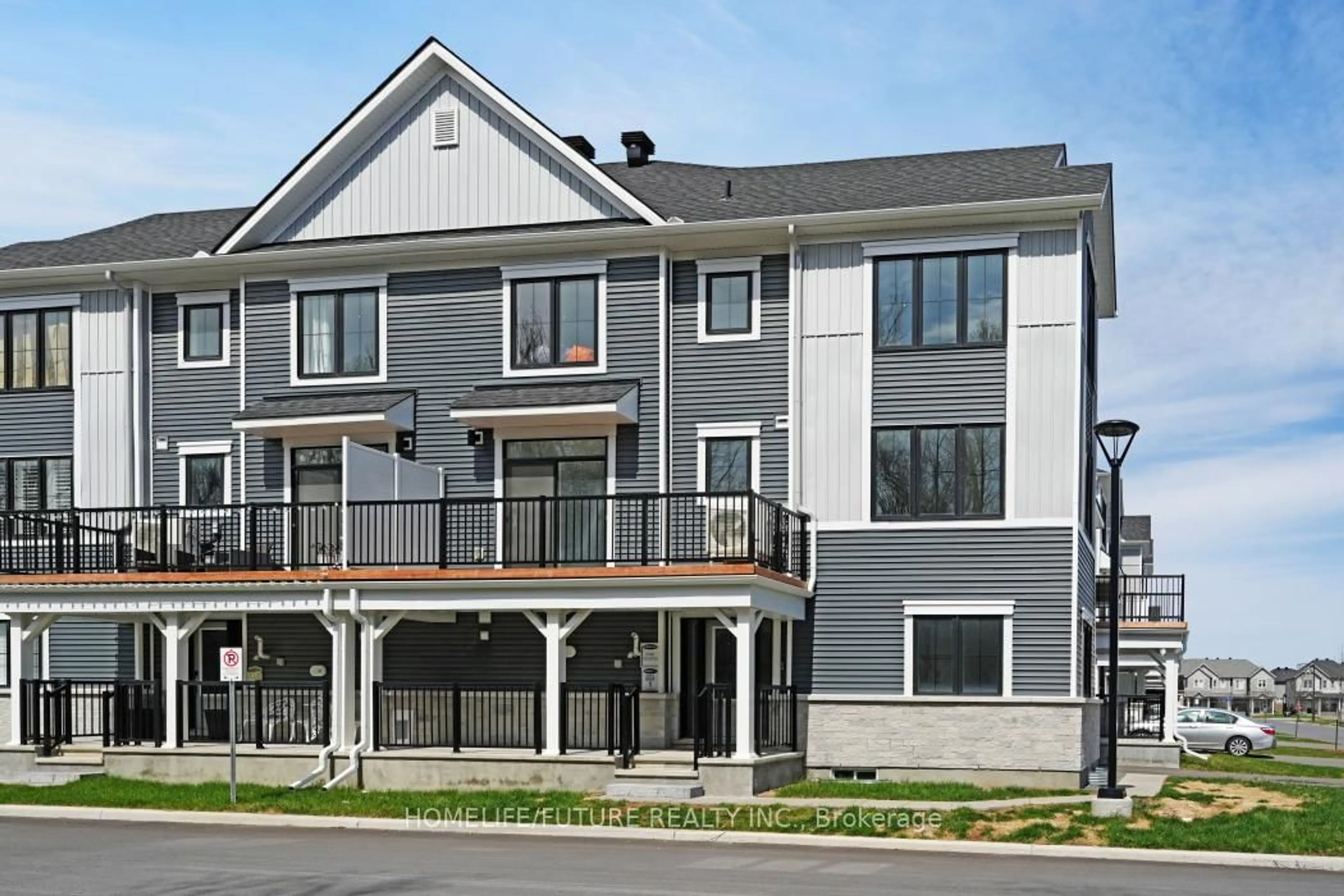 Home with vinyl exterior material, street for 651 Cygnus St, Ottawa Ontario K2J 7B2