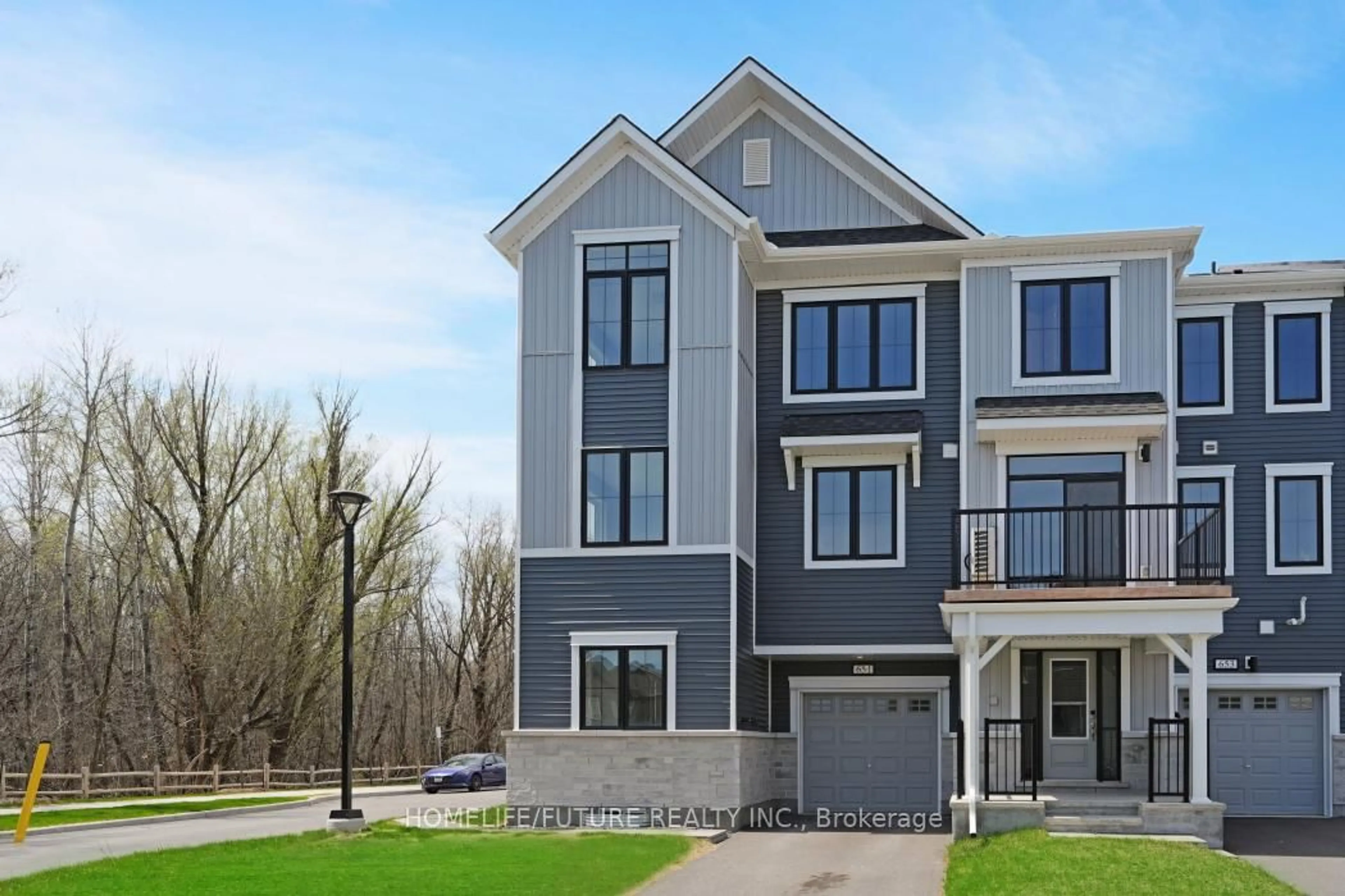 Home with vinyl exterior material, unknown for 651 Cygnus St, Ottawa Ontario K2J 7B2