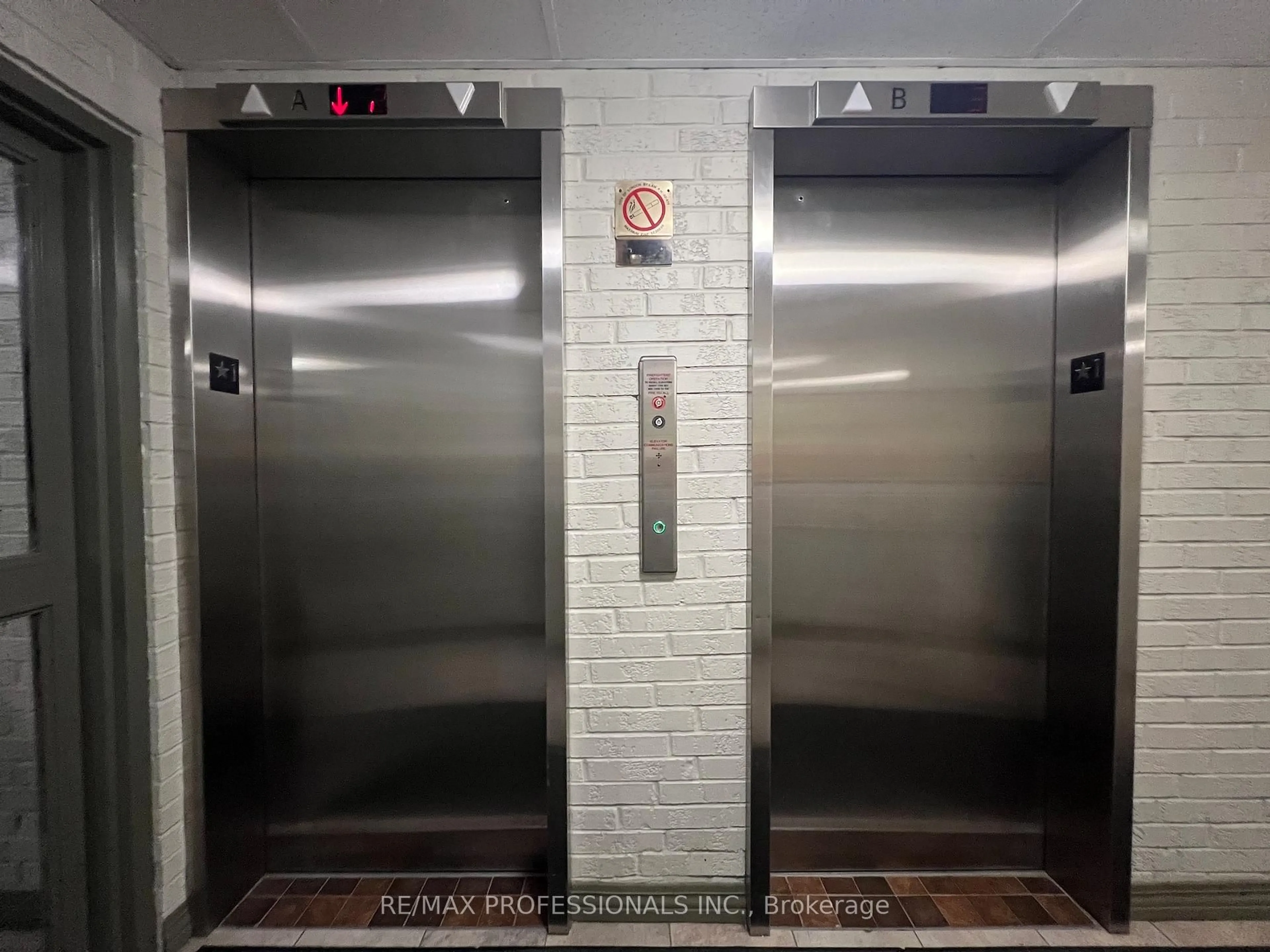 Indoor foyer for 1102 Jalna Blvd #601, London South Ontario N6E 1X8