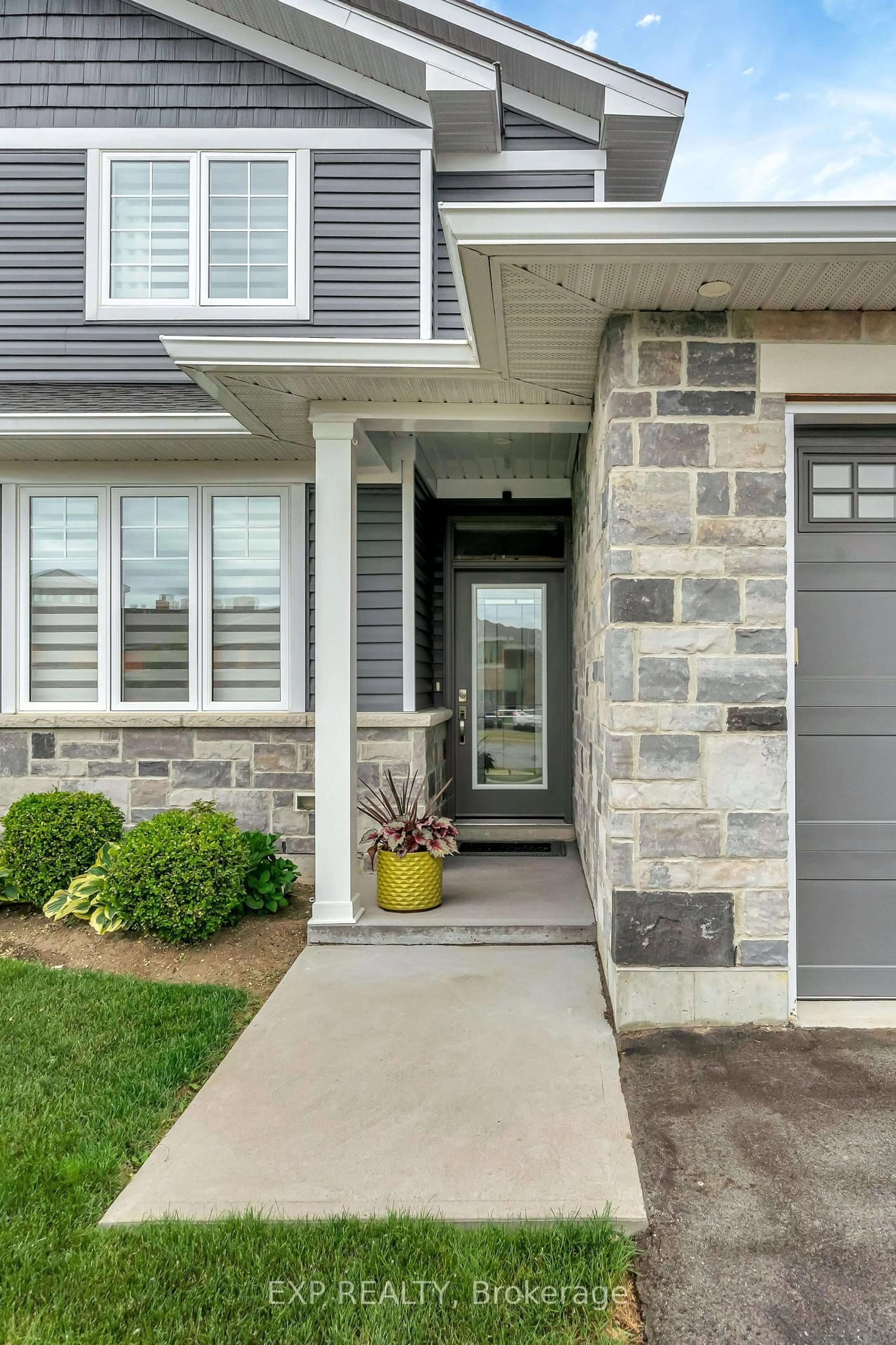 Home with brick exterior material, street for 20 Stinson Ave, Belleville Ontario K8P 5N9